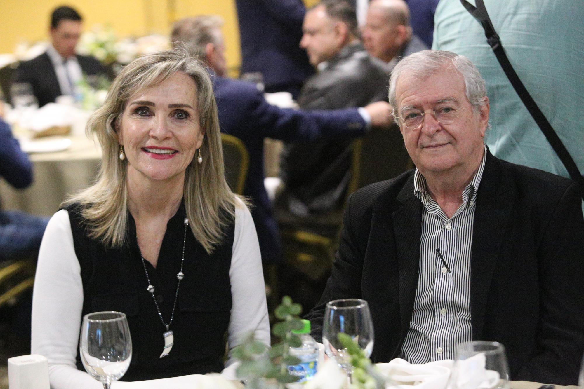 $!Sucel Ayala de Rosete y Jaime Peña.