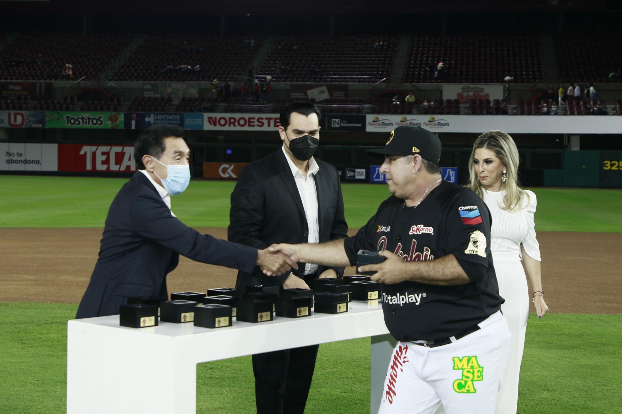$!Tomateros de Culiacán reciben sus anillos de campeones de la Liga Mexicana del Pacífico