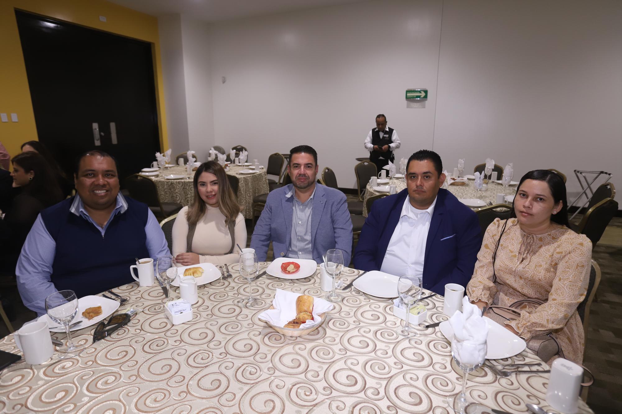 $!Antonio Flores, Samantha Rivas, Enrique Carranza, Alberto Ríos y Zendi Cadena.