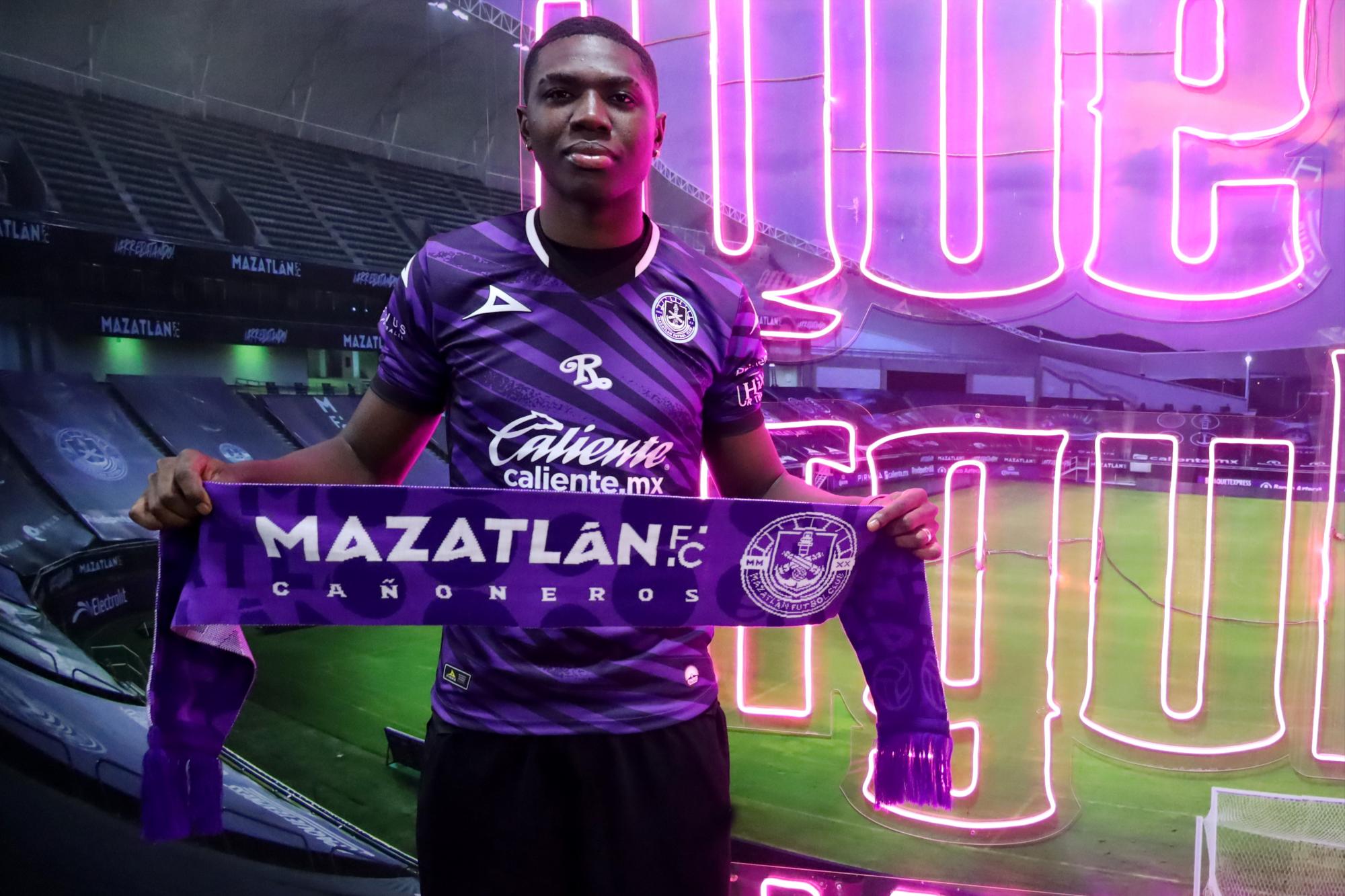 $!Mazatlán FC hace oficial el fichaje del ecuatoriano Stiven Plaza