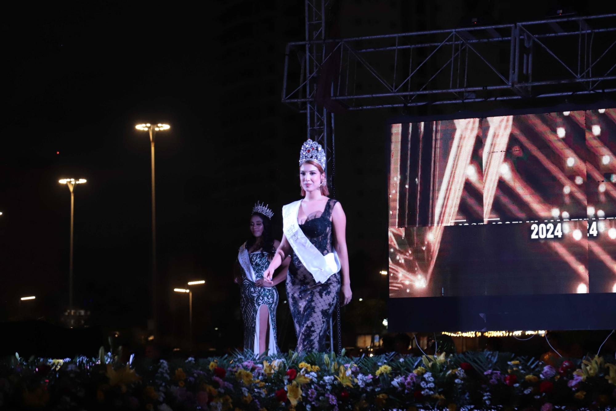 $!Joselin Martínez, Reina del Turismo de Canaco 2024, realiza su pasarela.