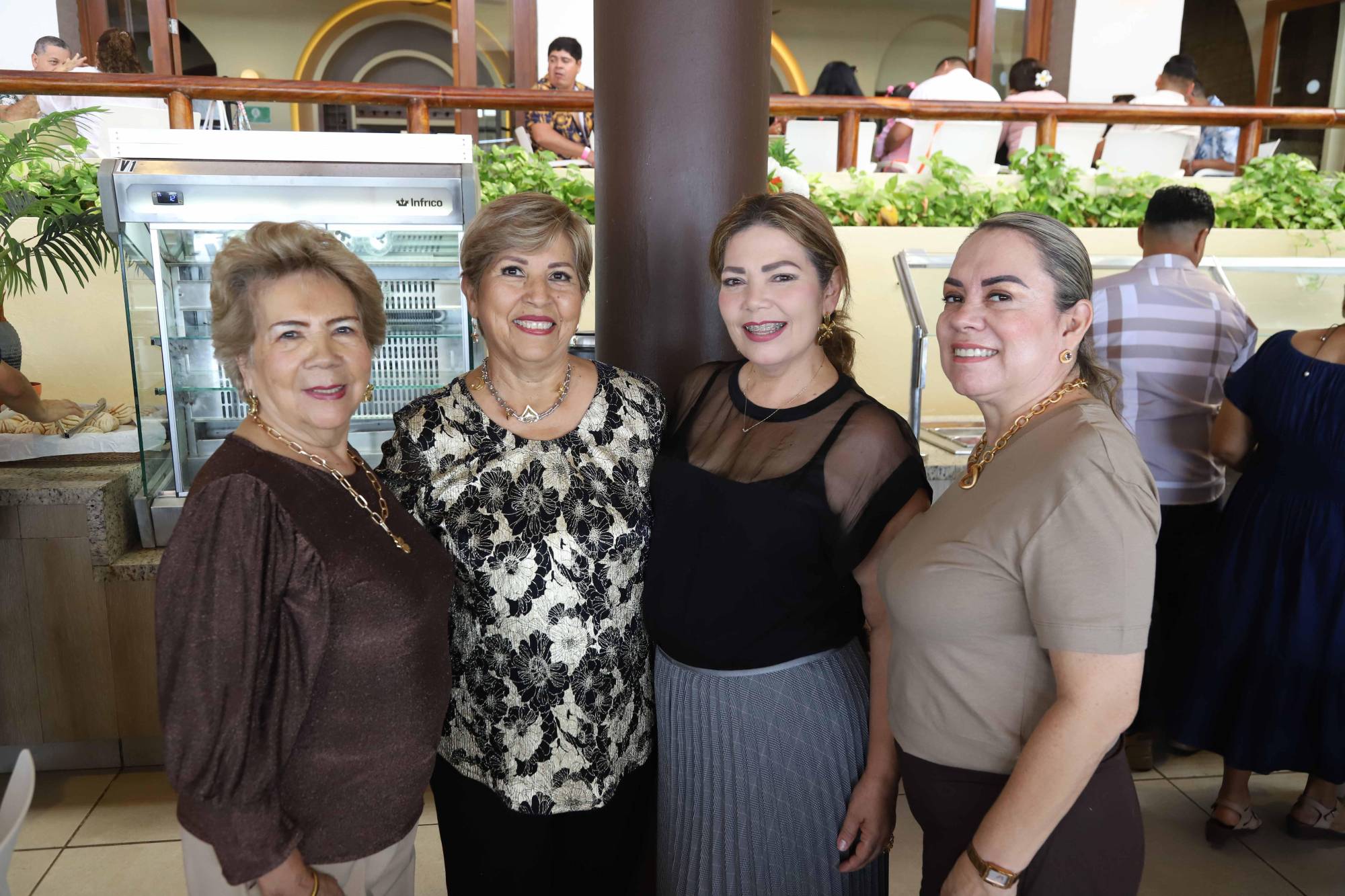$!Lucía Calleros de Soto, Socorro Bautista, Elizabeth Peraza y Elva Aguirre.