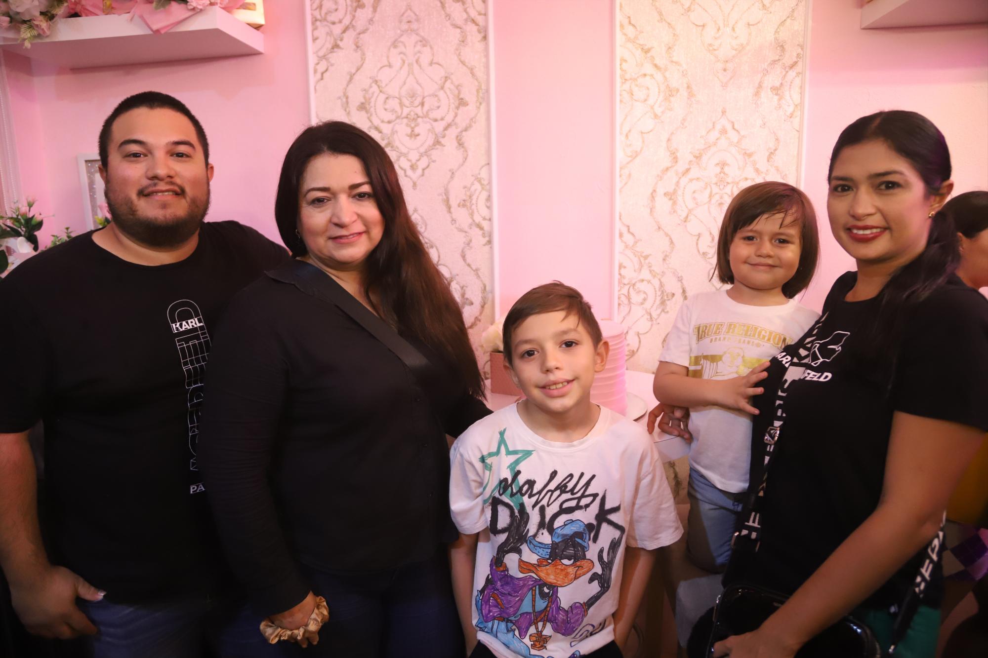 $!Johan García, Karina Castillo, Daikko Lizárraga, Cruz Lizárraga y Jatsumi Castillo.