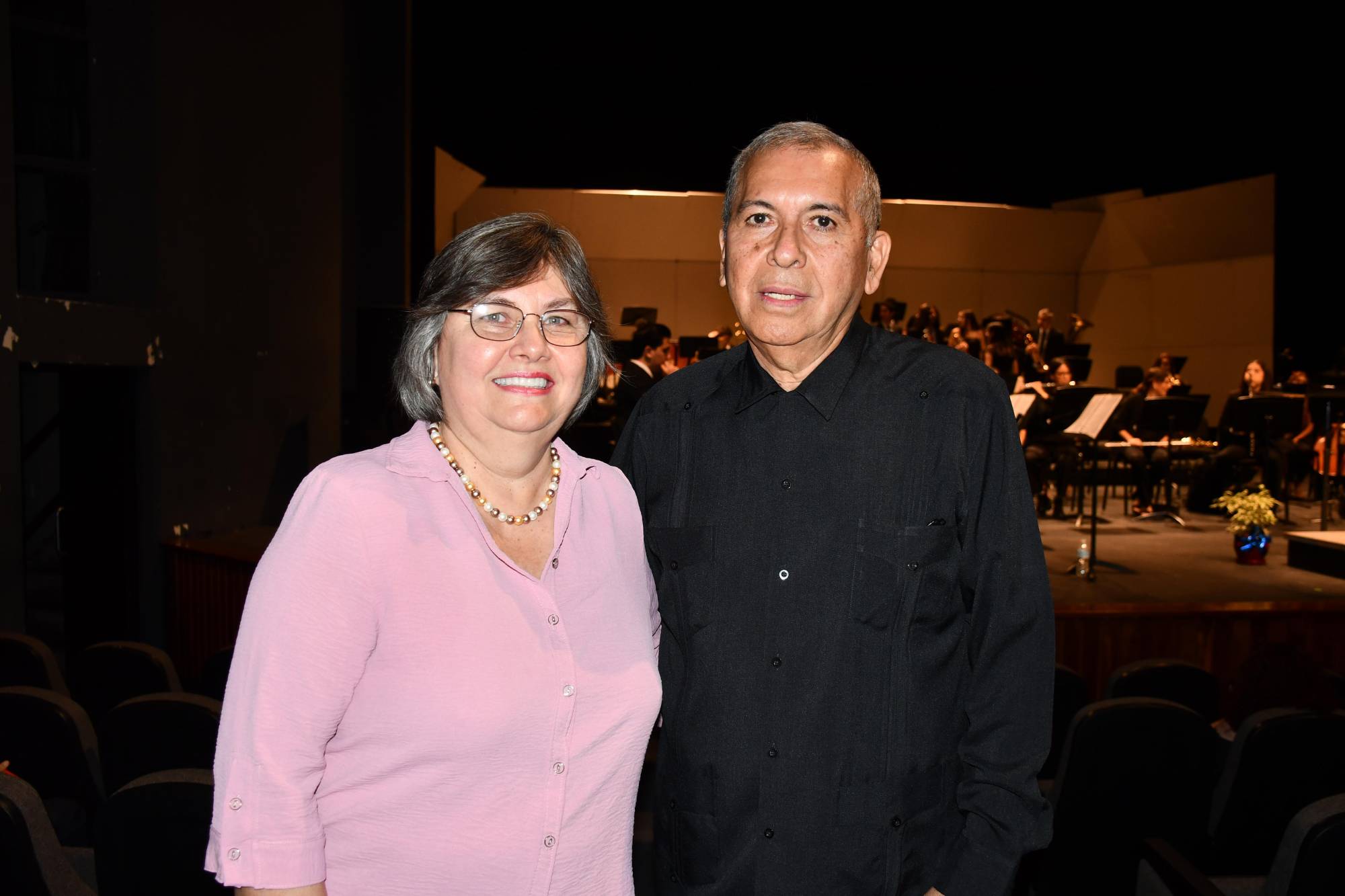 $!El maestro Baltazar Hernández Cano con su esposa la maestra Judith Zazueta Aldapa.