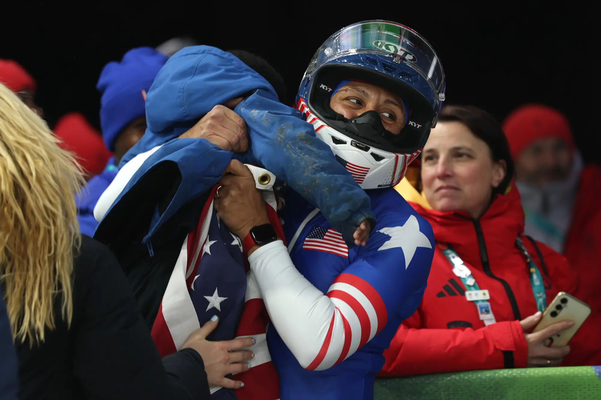 $!Elana Meyers Taylor rompe la barrera: oro histórico en monobob a los 41 años