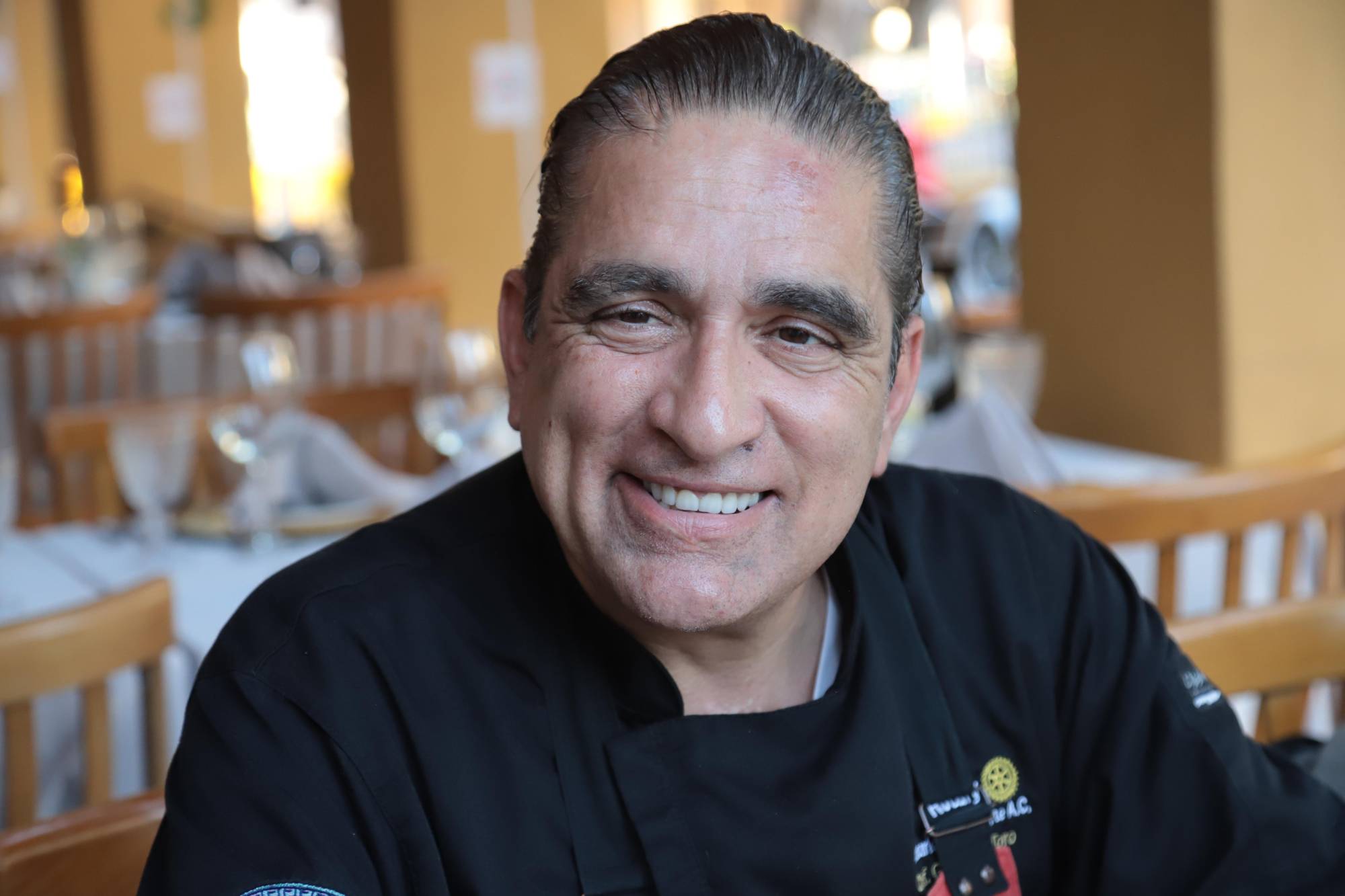 $!El chef Gilberto Del Toro compartió sus conocimientos con los jóvenes.