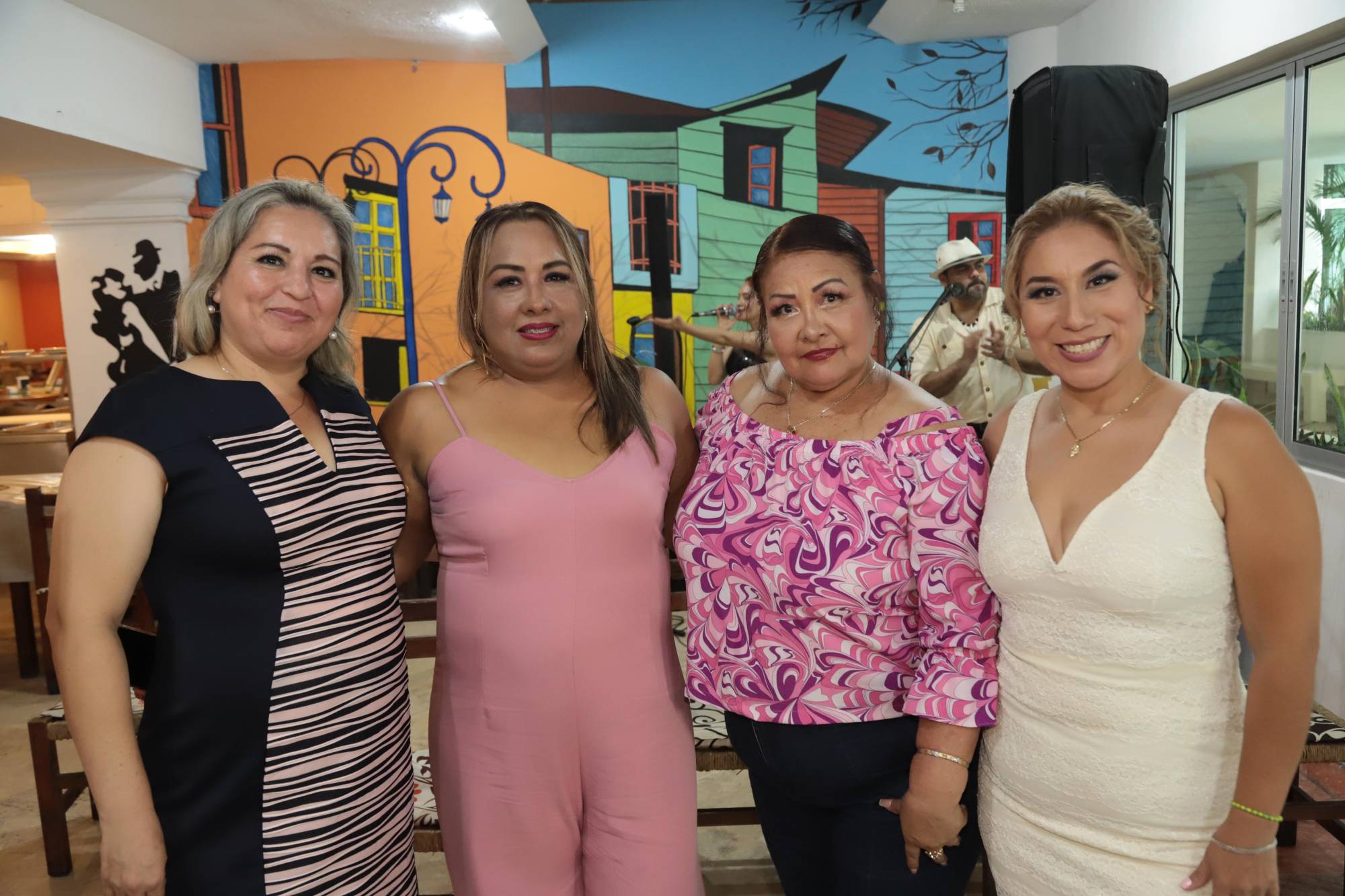 $!Yolanda Corral, Guadalupe Ibarra, Guadalupe Ramírez y Anay Reyes.