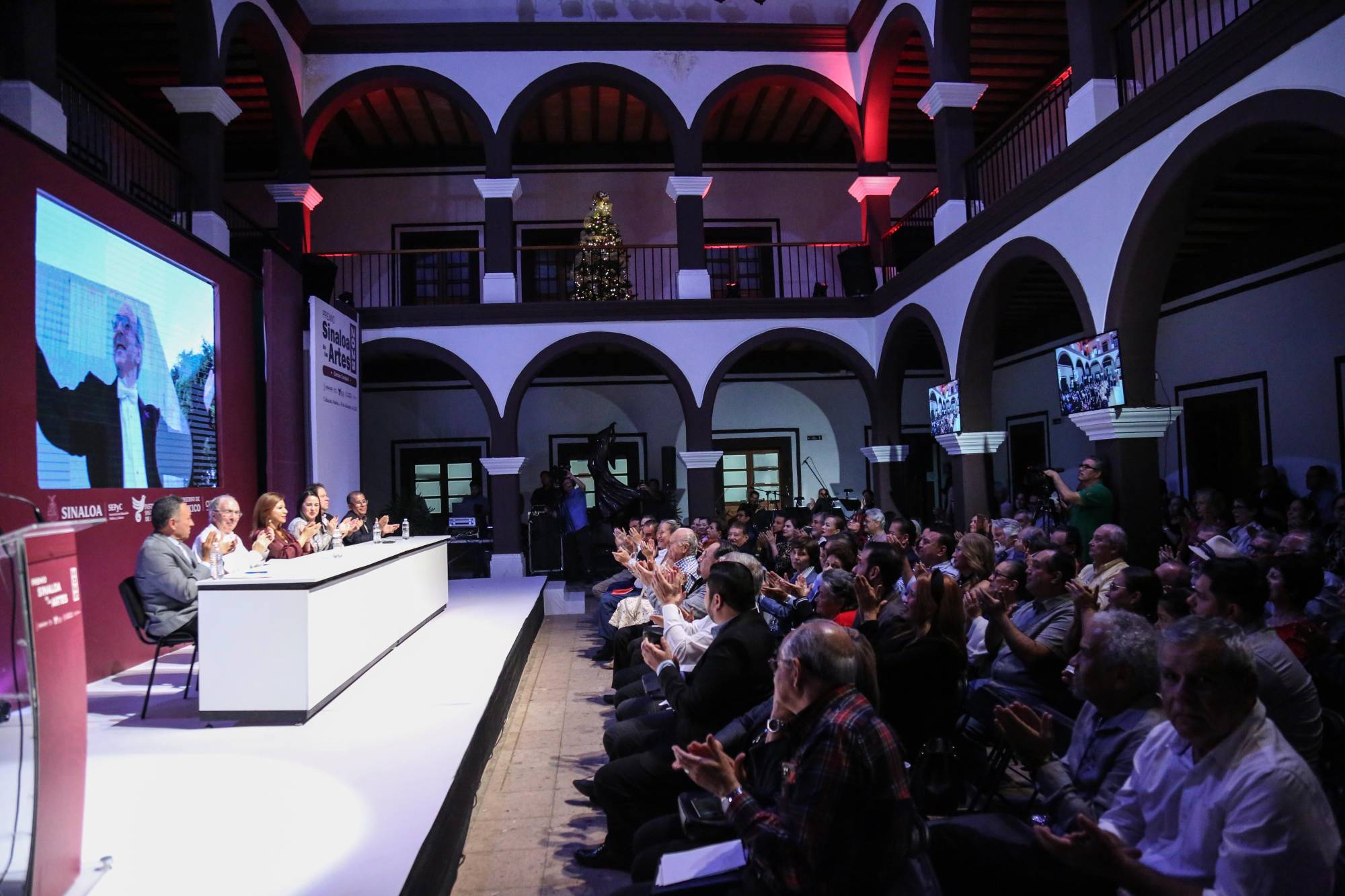 $!La ceremonia de premiación se llevó a cabo en el Centro Sinaloa de las Artes Centenario.