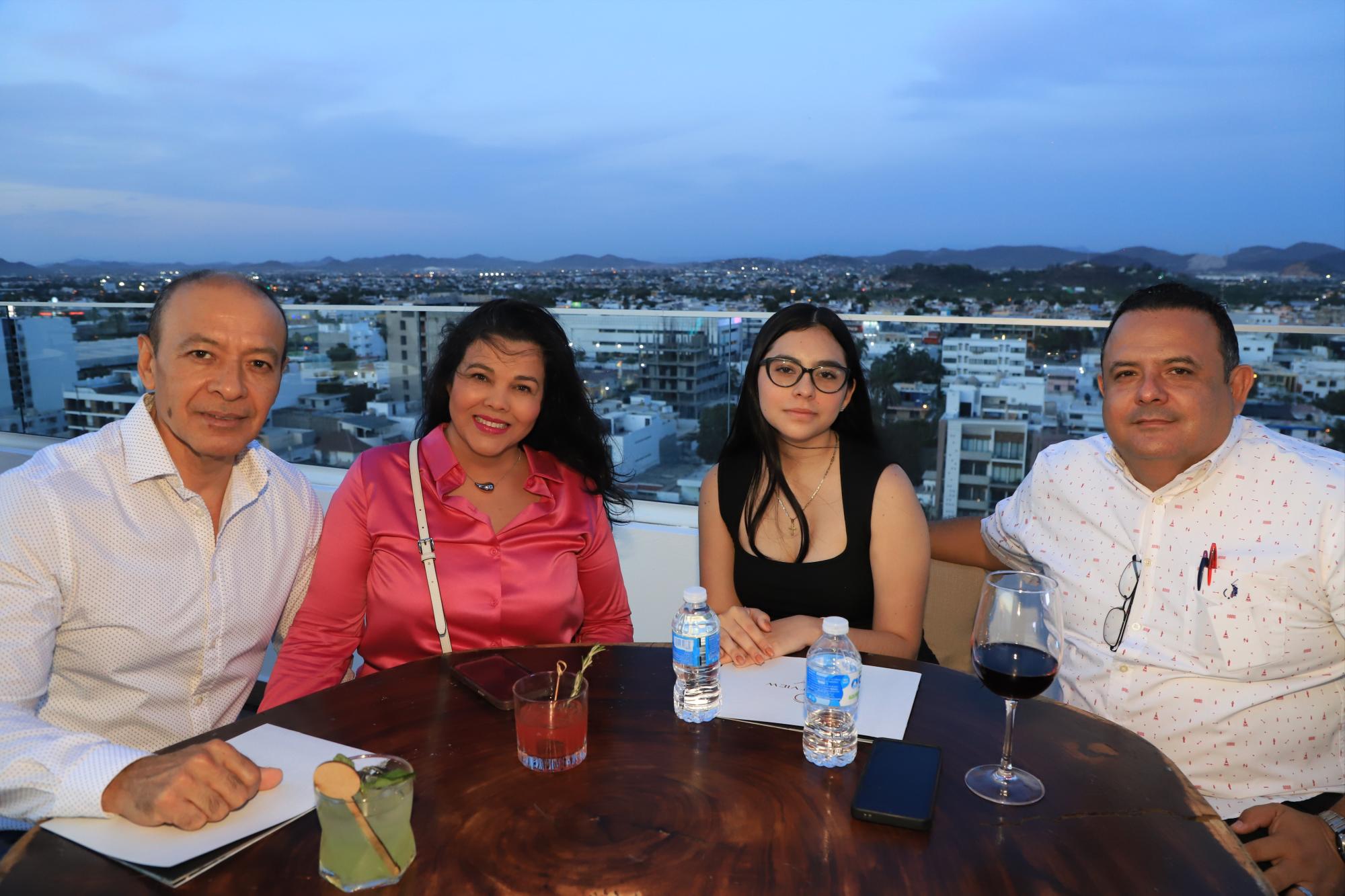 $!Octavio Escalante, Marisol de Escalante, Dayana Galindo e Iván Galindo.