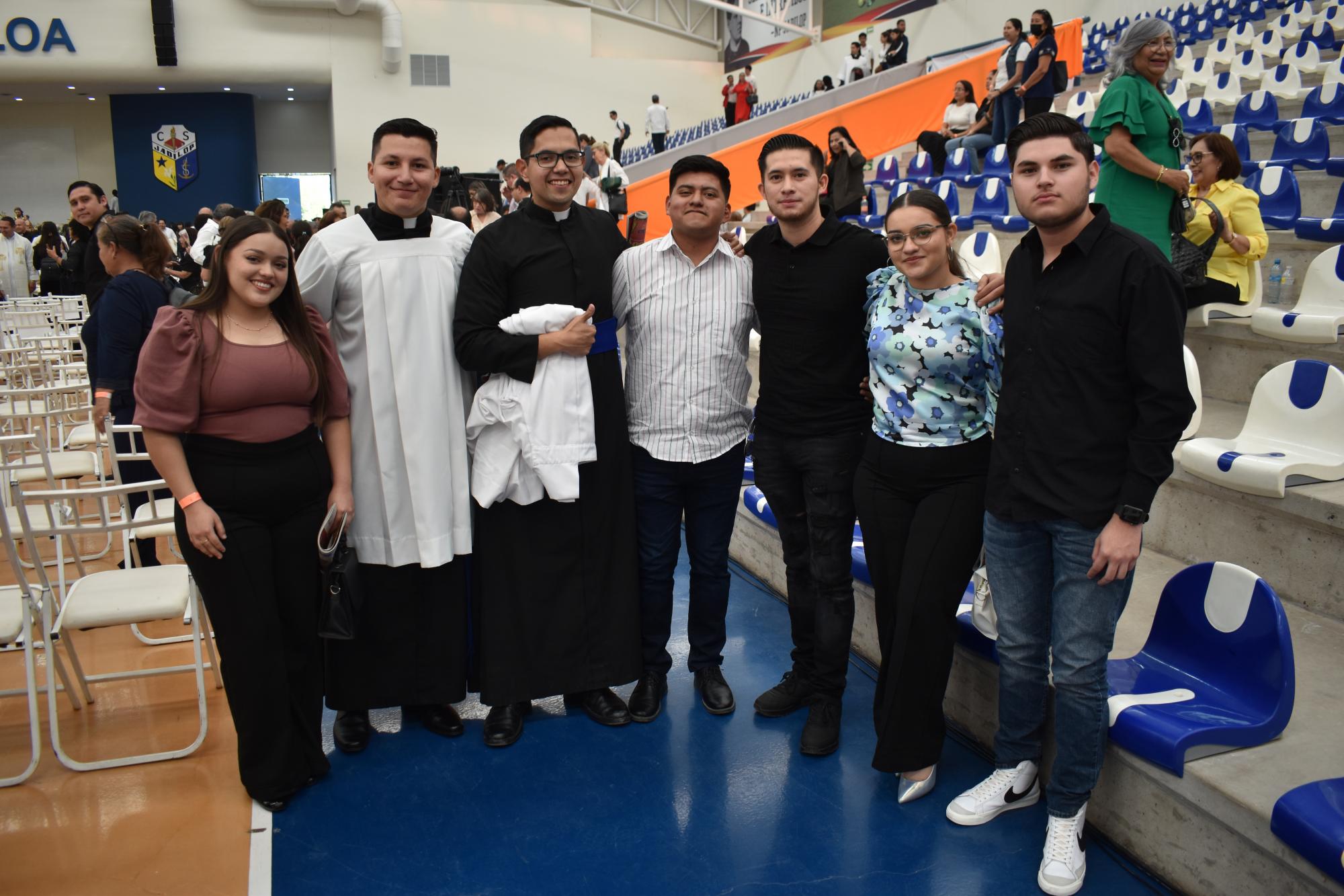 $!Mariana Beltrán, los seminaristas Alfredo Madrid y Benjamín Rojas, Henry Favela, Javier Fong, Ana María Beltrán y Juan Ramón Rentería.