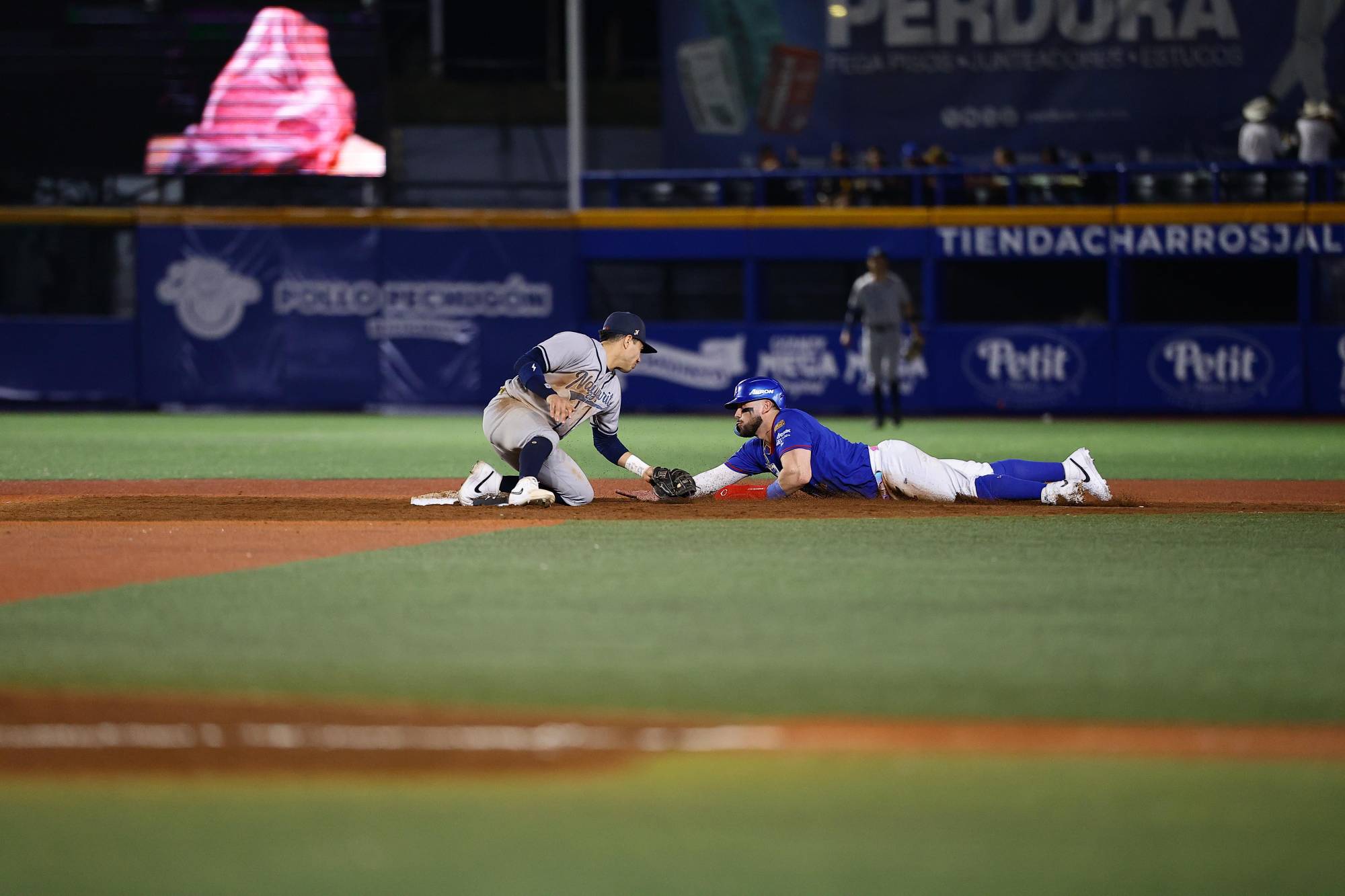 $!Jaguares amarra serie en Zapopan