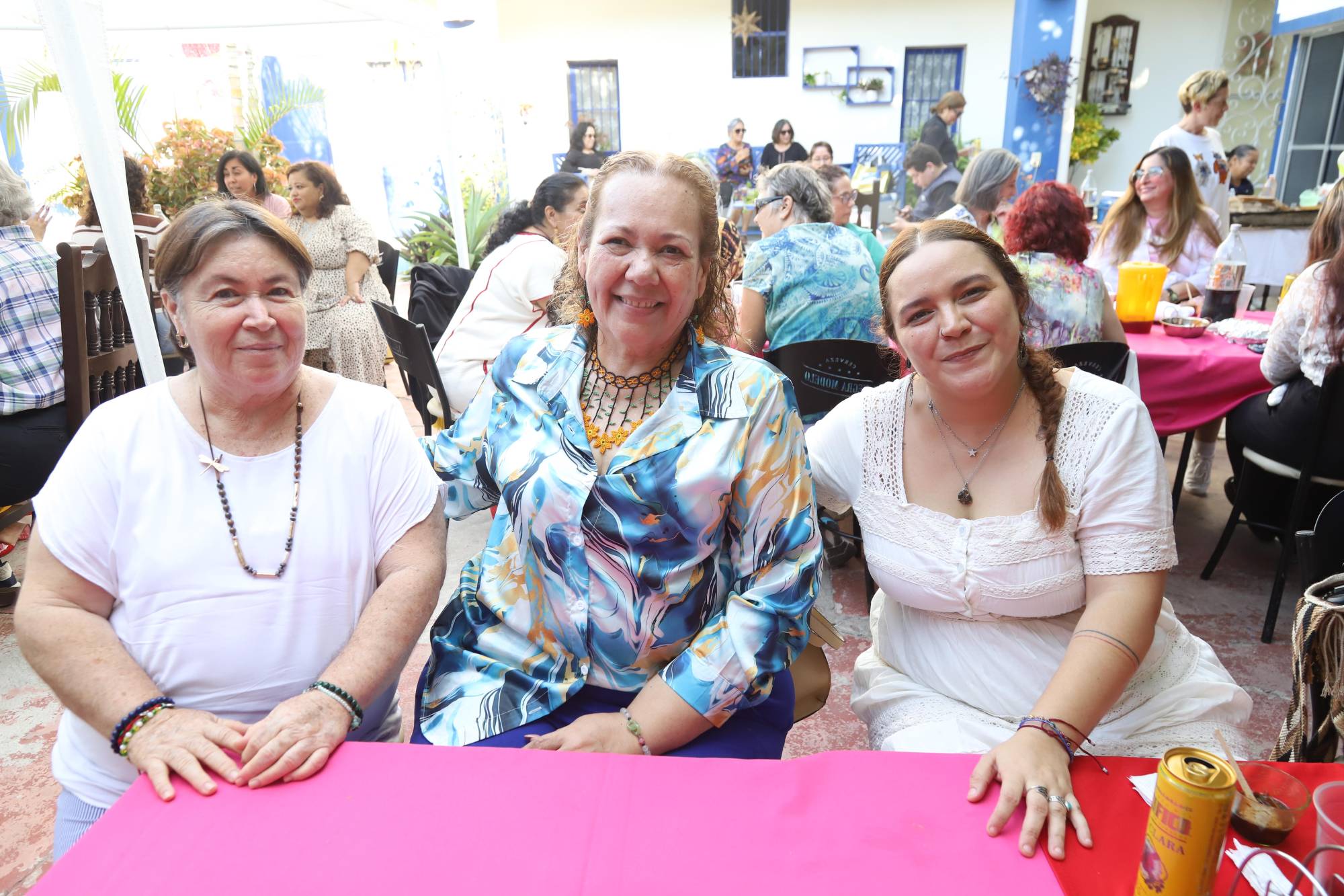 $!Graciela Osuna, Esthela Valenzuela y Agustina Jox.