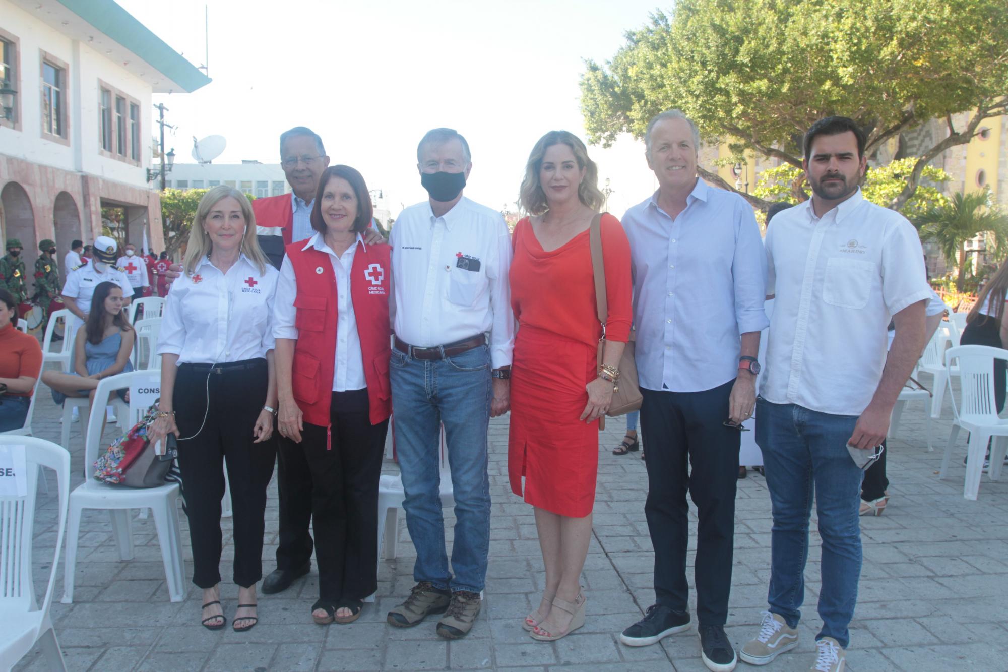 $!Balbina Herrera de Medrano, Alfonso Gil Díaz, Tere Gallo de Gil, Rodolfo Madero, Martía Esther Juárez, Fernando Letamendi y Arturo Lizárraga.
