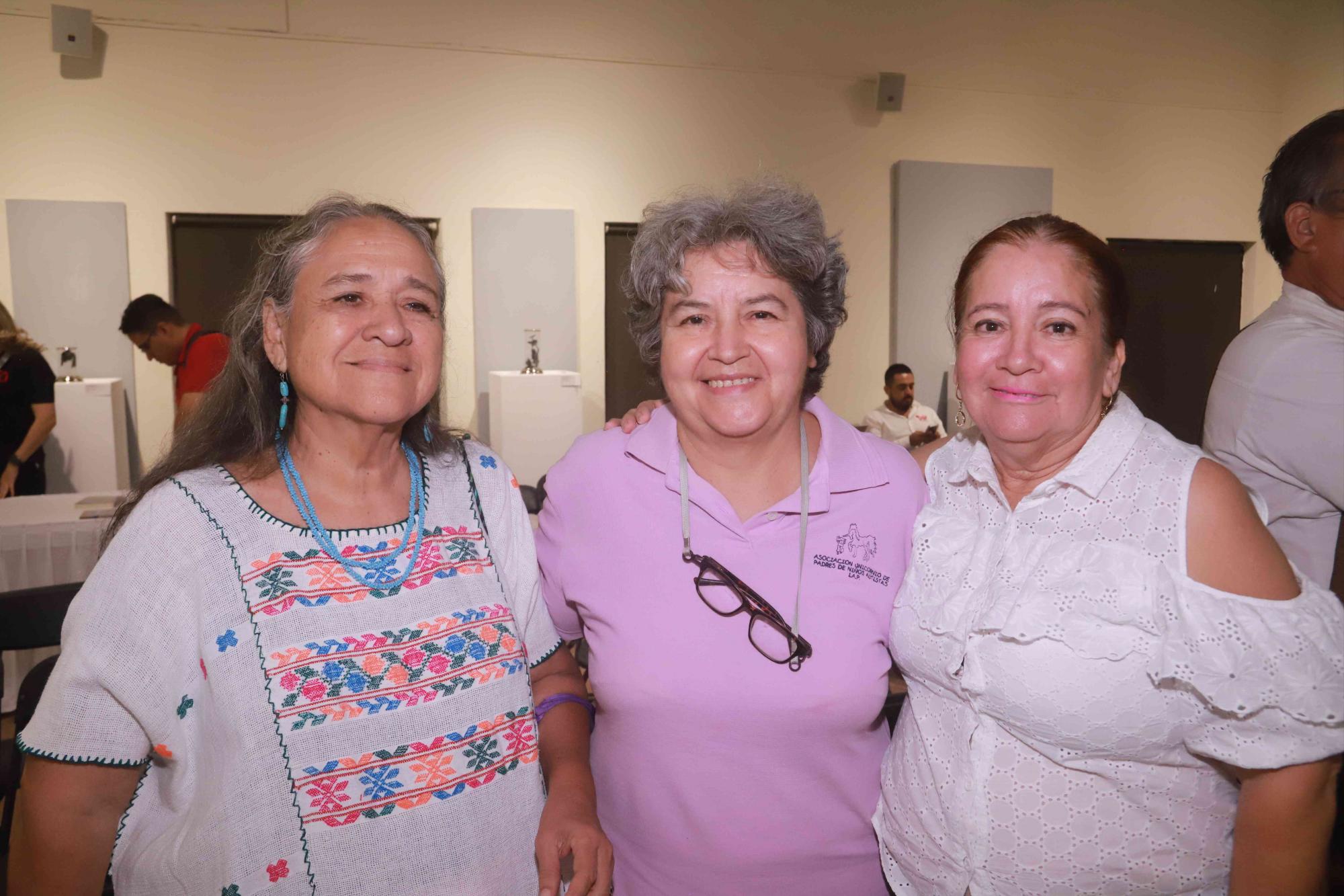 $!Mirla Osuna, Rosa Amalia Munguía y Leonides Ovalle.