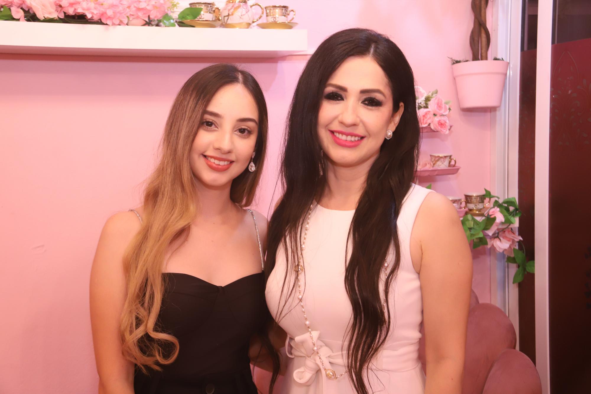 $!Ashly y Rubí le darán la bienvenida.