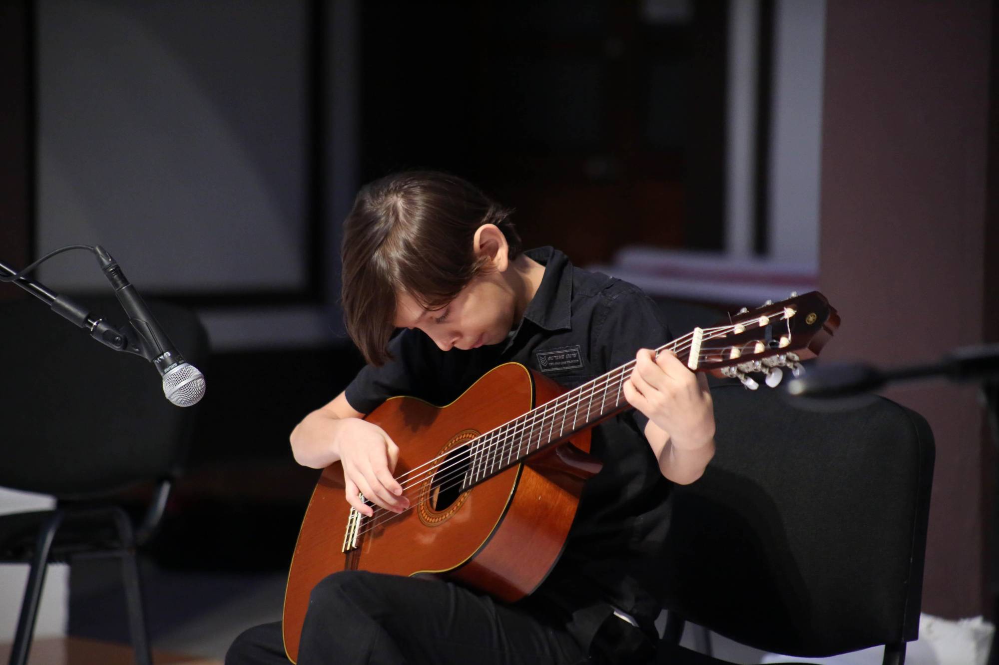 $!Los más pequeños también compartieron música como solistas.