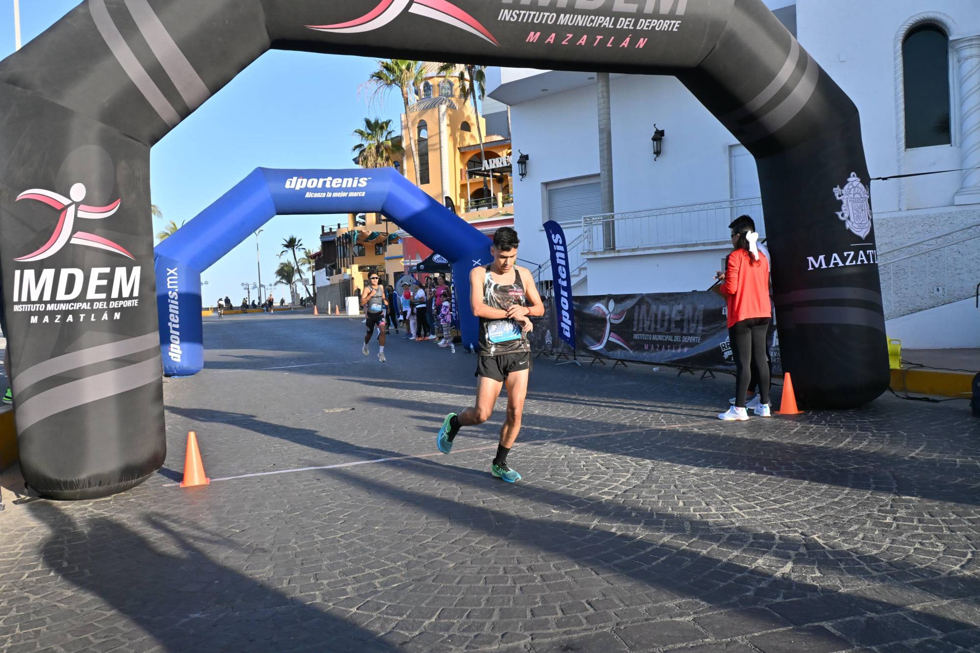 $!Ana Llorente y Yostin Rendón conquistan Carrera por la Salud de AMASFAC