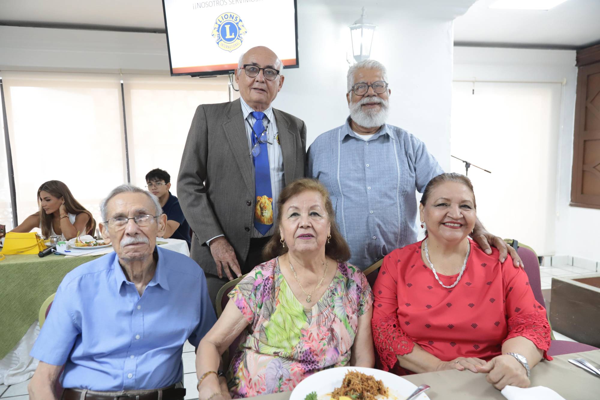 $!Padre Amador Campos, Mario Aguayo, Jesús Ernesto Navarro, Rosa de Navarro y Dora de Aguayo.