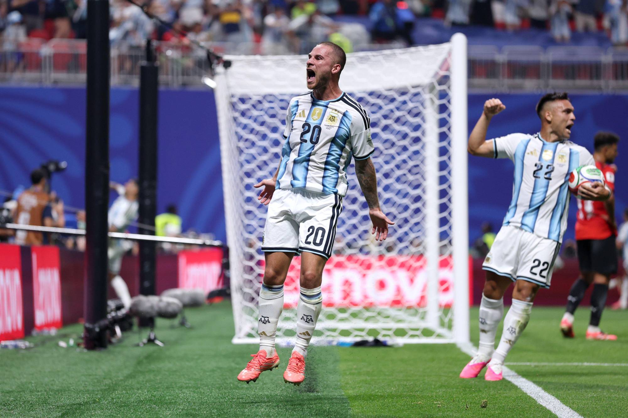 $!Sufrida y feroz voltereta de Argentina; le ganó 3-2 a Egipto y sigue con el sueño del bicampeonato