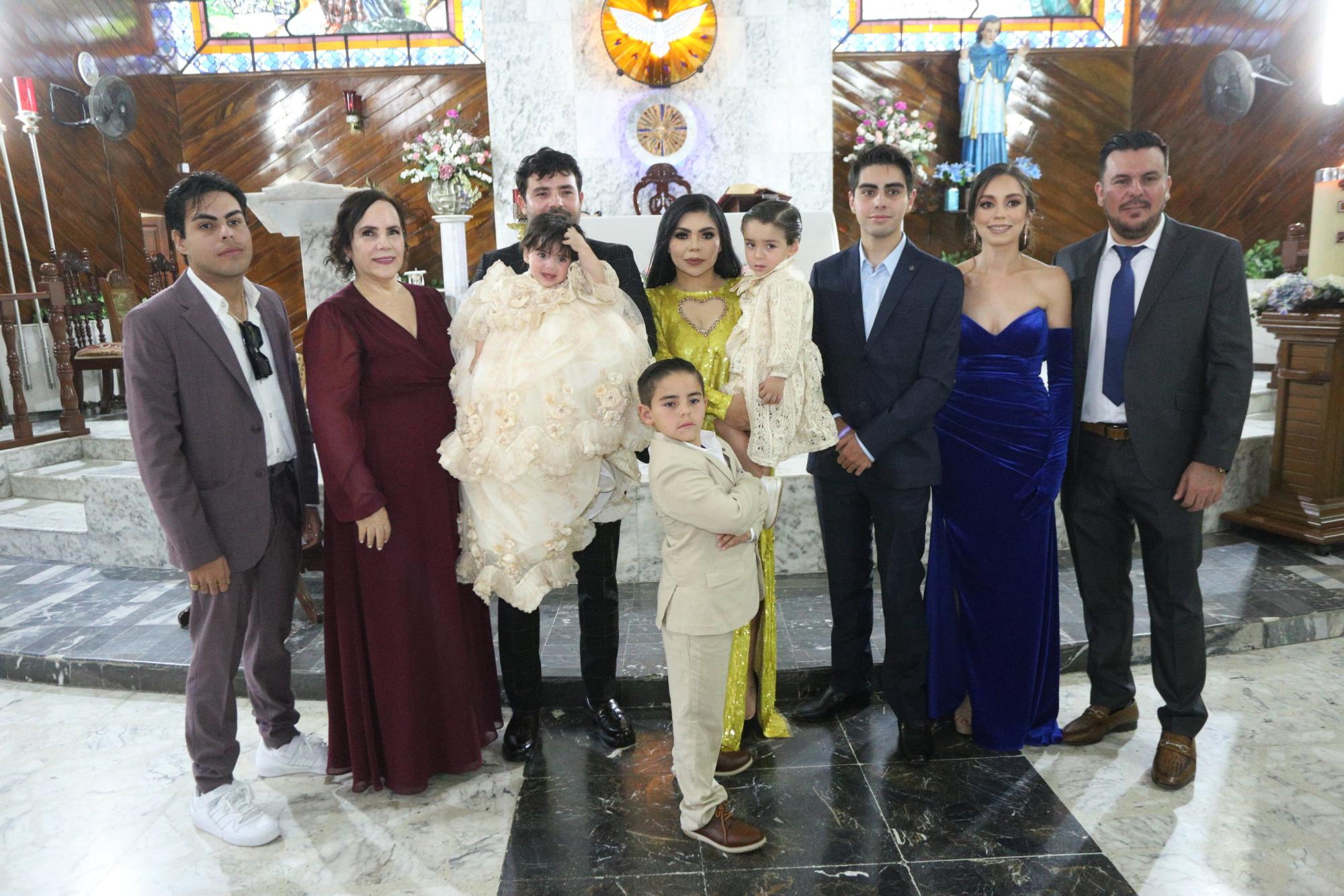 $!Los Cruz Padilla entre Arnulfo Padilla, María Pía Aun, Emiliano Padilla, Ana de Tirado y Rick Tirado.