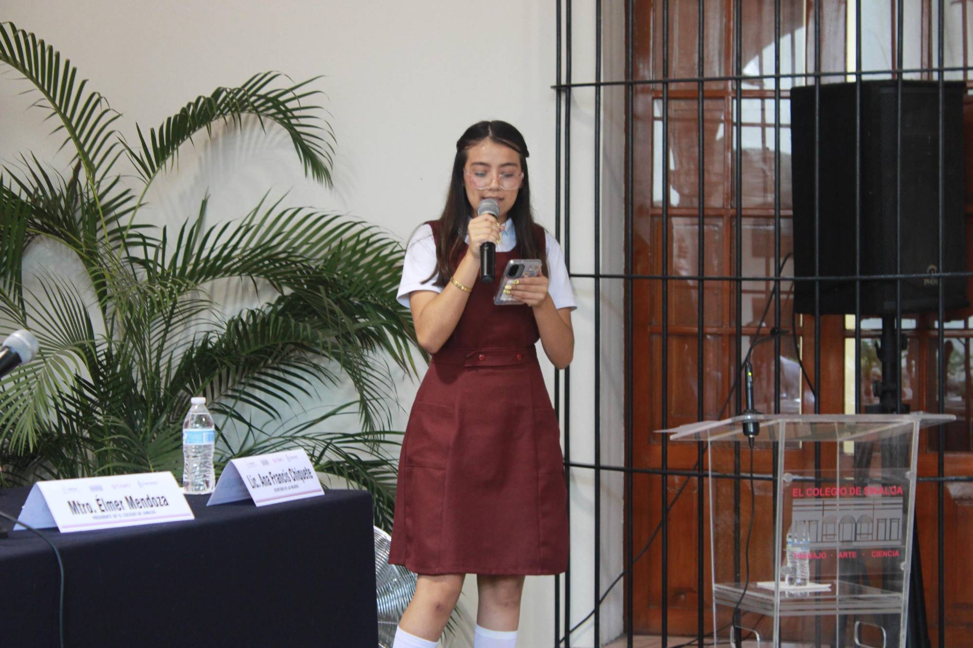 $!Kenia Dayan Pacheco Zamora brindó un mensaje a nombre de las ganadoras en su categoría.