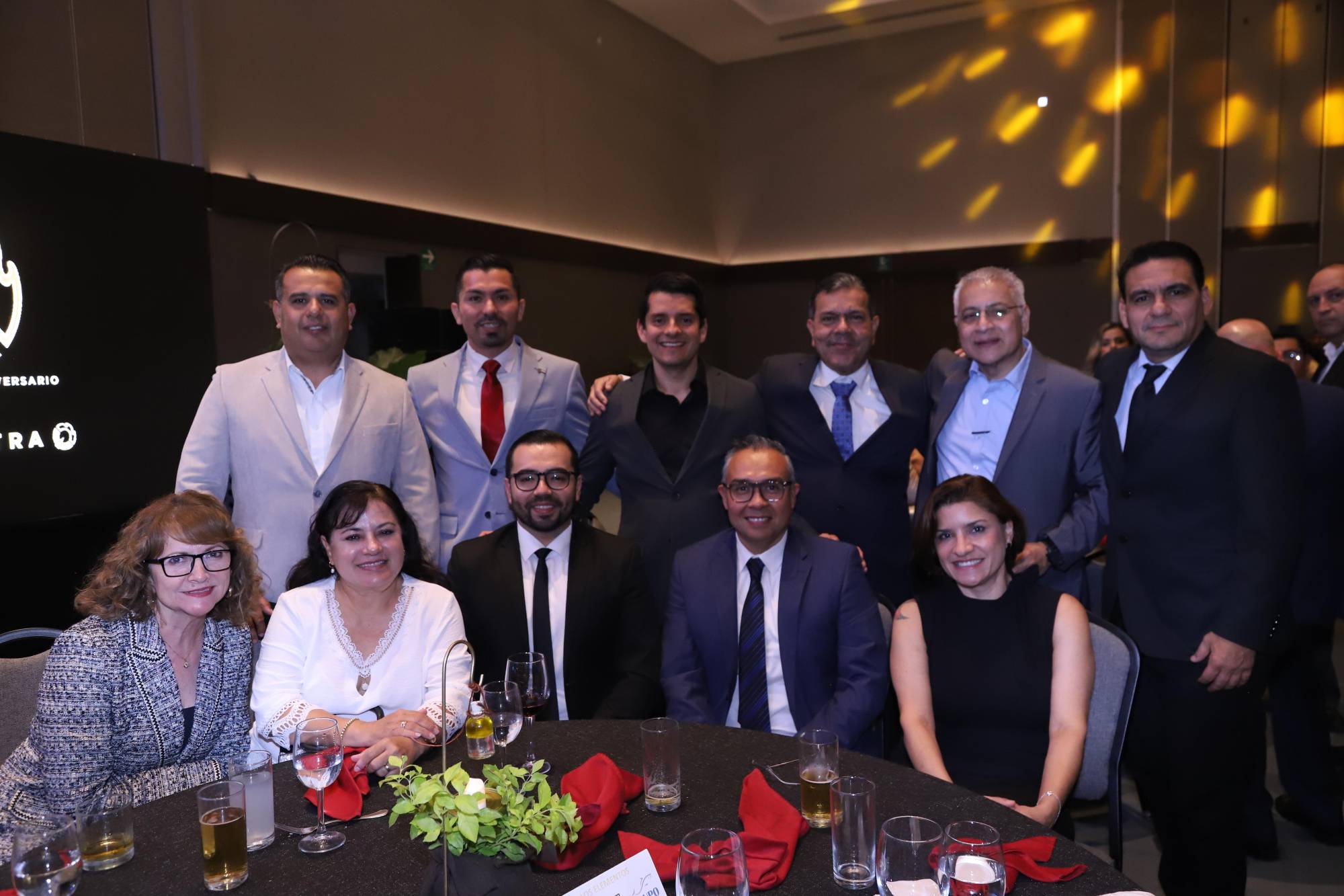 $!Asistentes disfrutaron de una elegante velada durante la celebración del 80 aniversario de Canacintra Mazatlán.