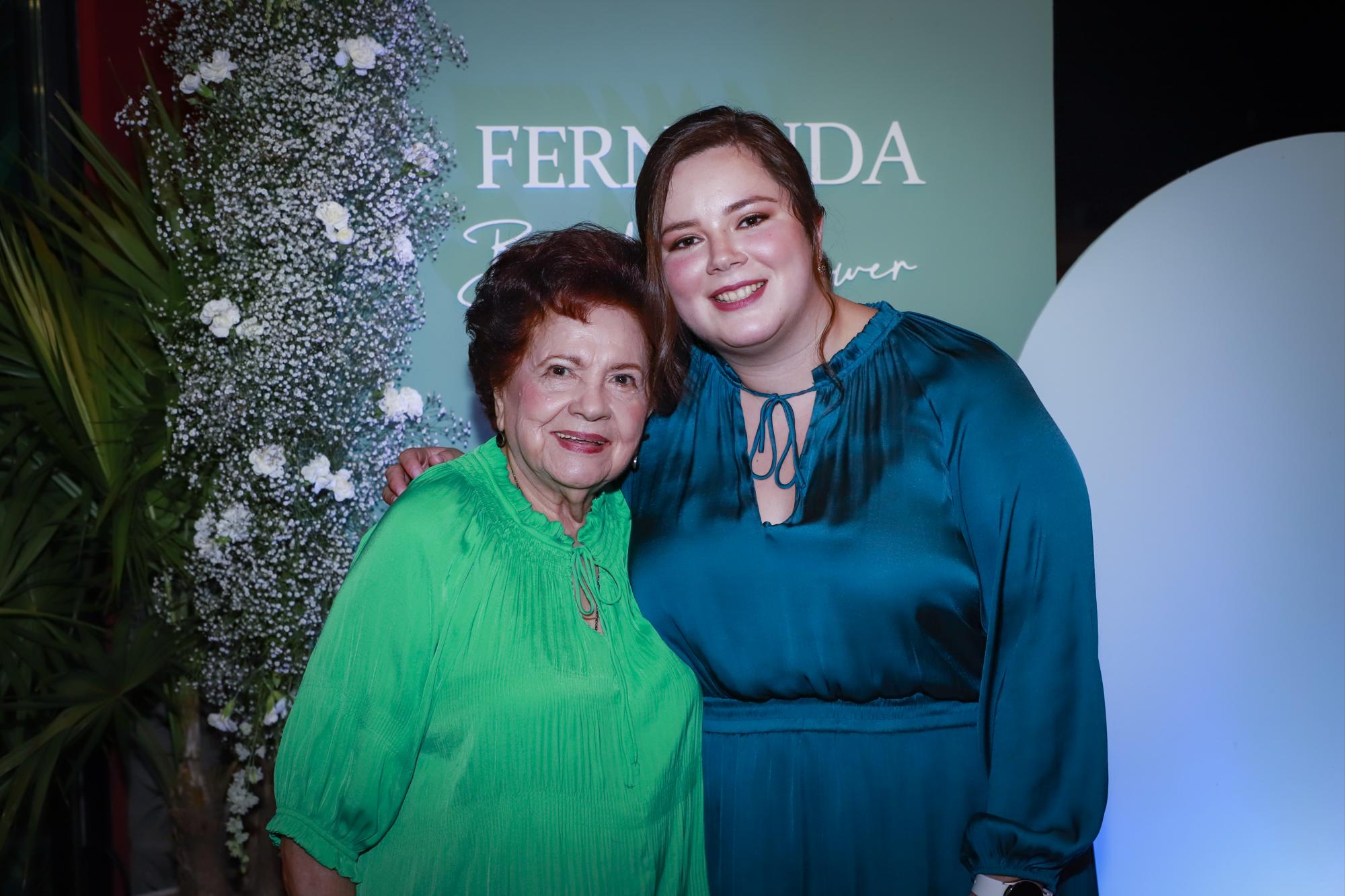 $!María Fernanda contó con la presencia de su abuelita Teresa de Acha.