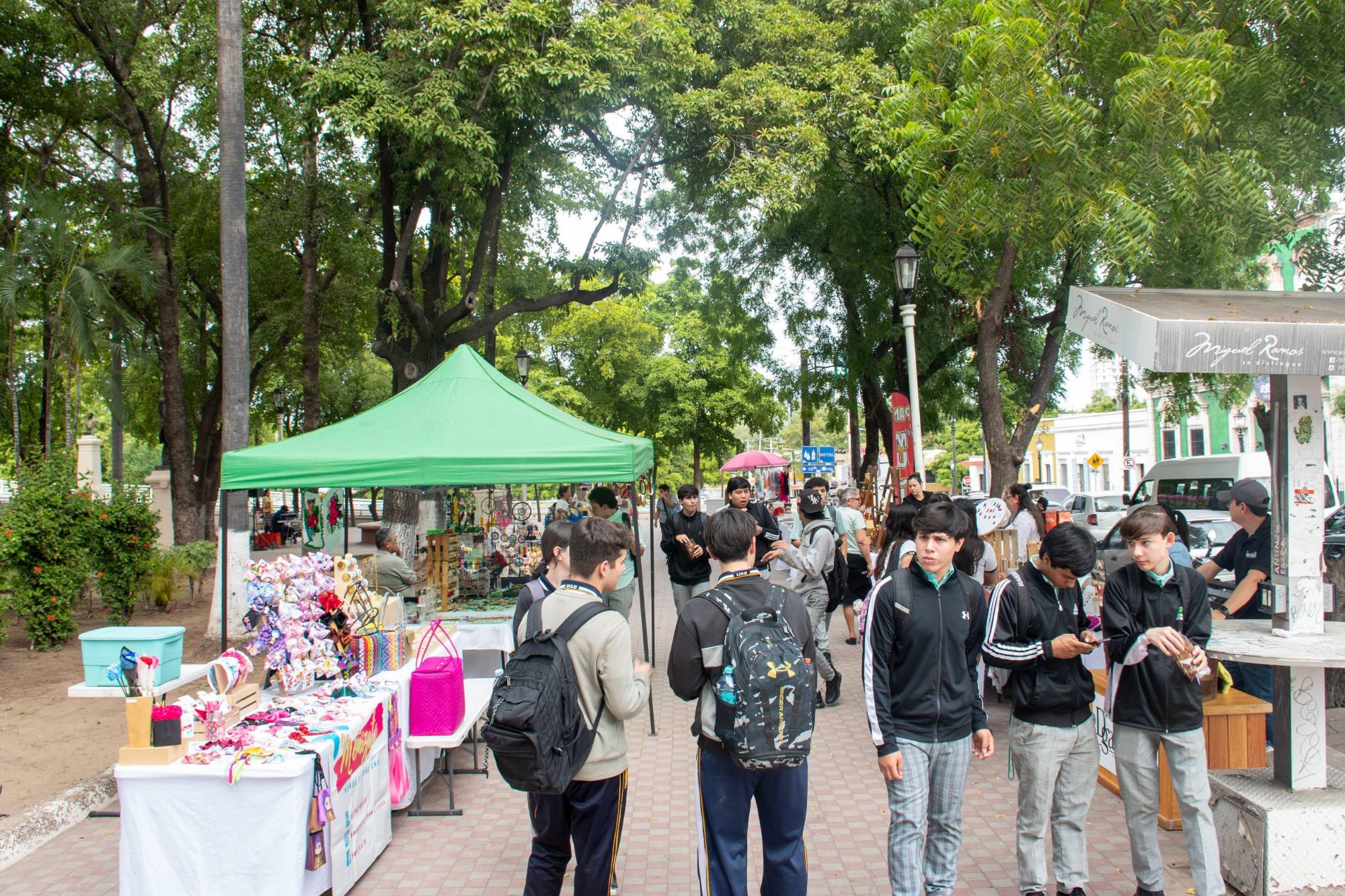 $!Realizan en Culiacán Expo ‘Tejiendo Sueños’ para apoyar economía de talentos locales