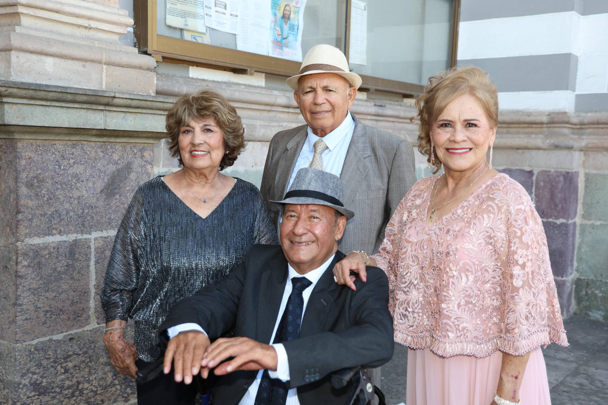 $!Irma de Arellano, Alejandro Arellano, Rosario Anaya y Víctor Corral.