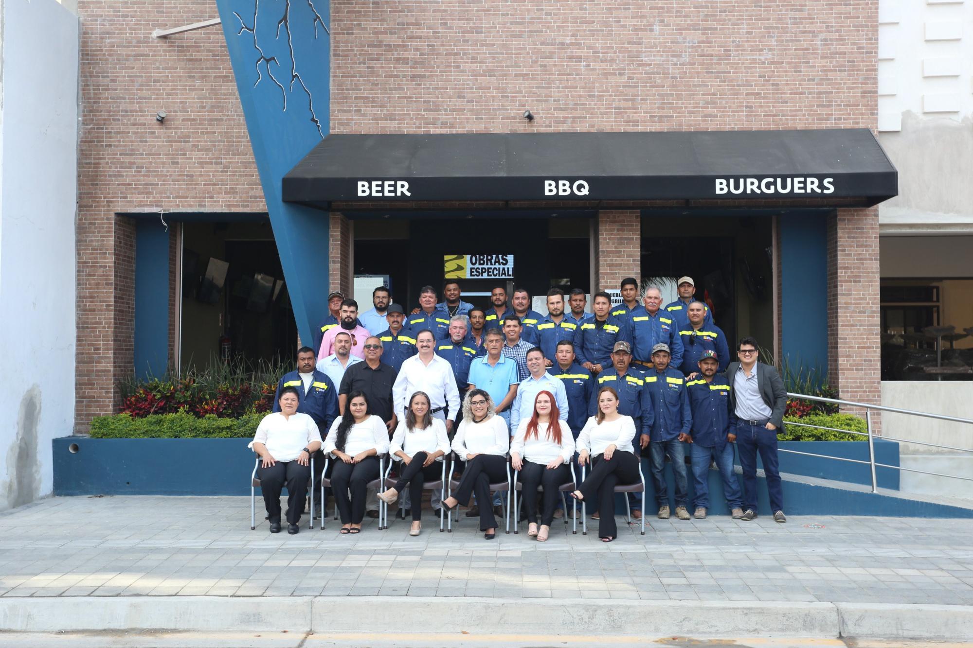 $!Obras Especializadas del Pacífico a cargo de Jaime Dávila García, recibe tres certificaciones ISO y lo festejan con una convivencia.