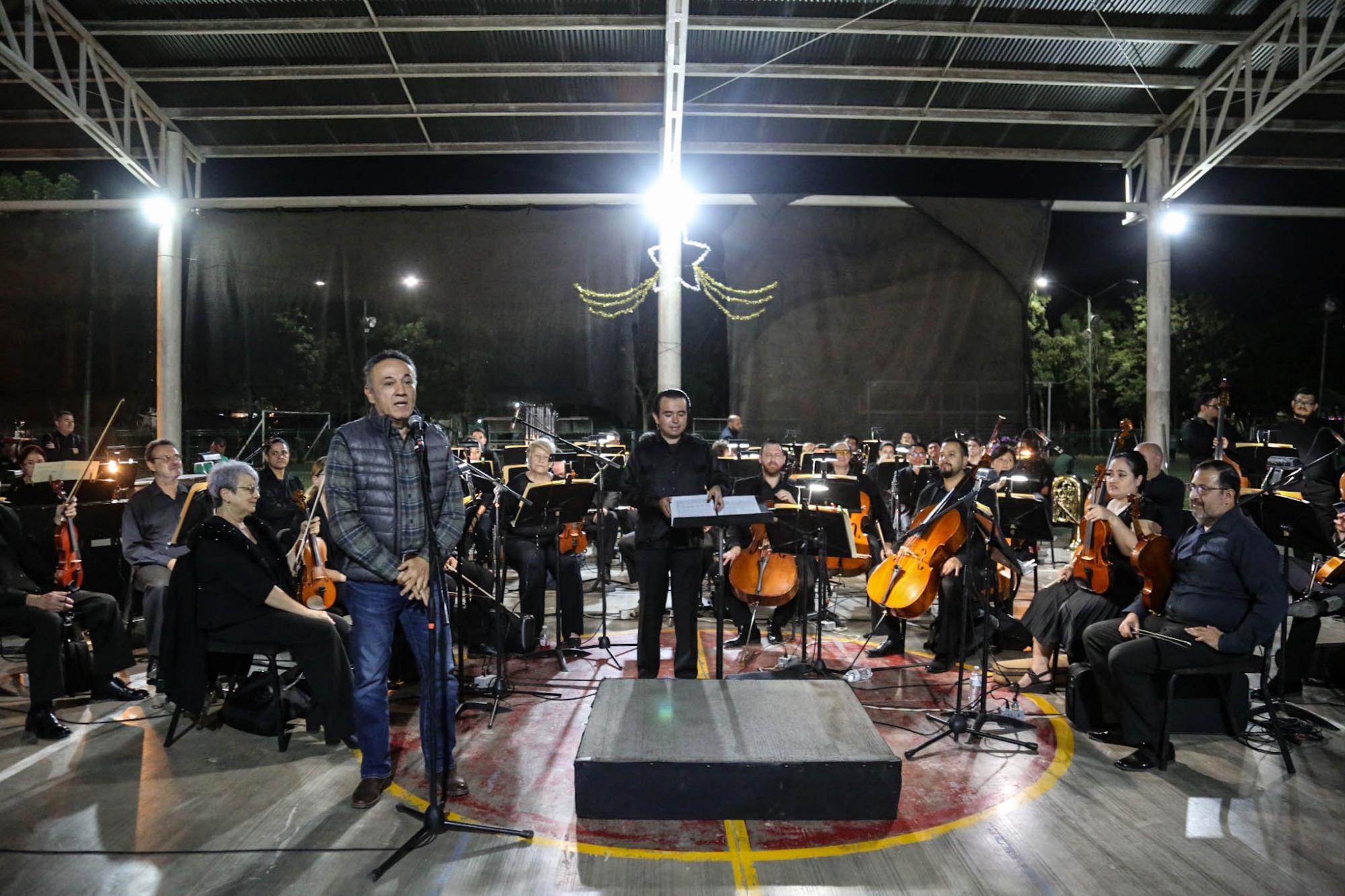 $!Juan Avilés Ochoa, director general del Isic, dio la bienvenida al público.