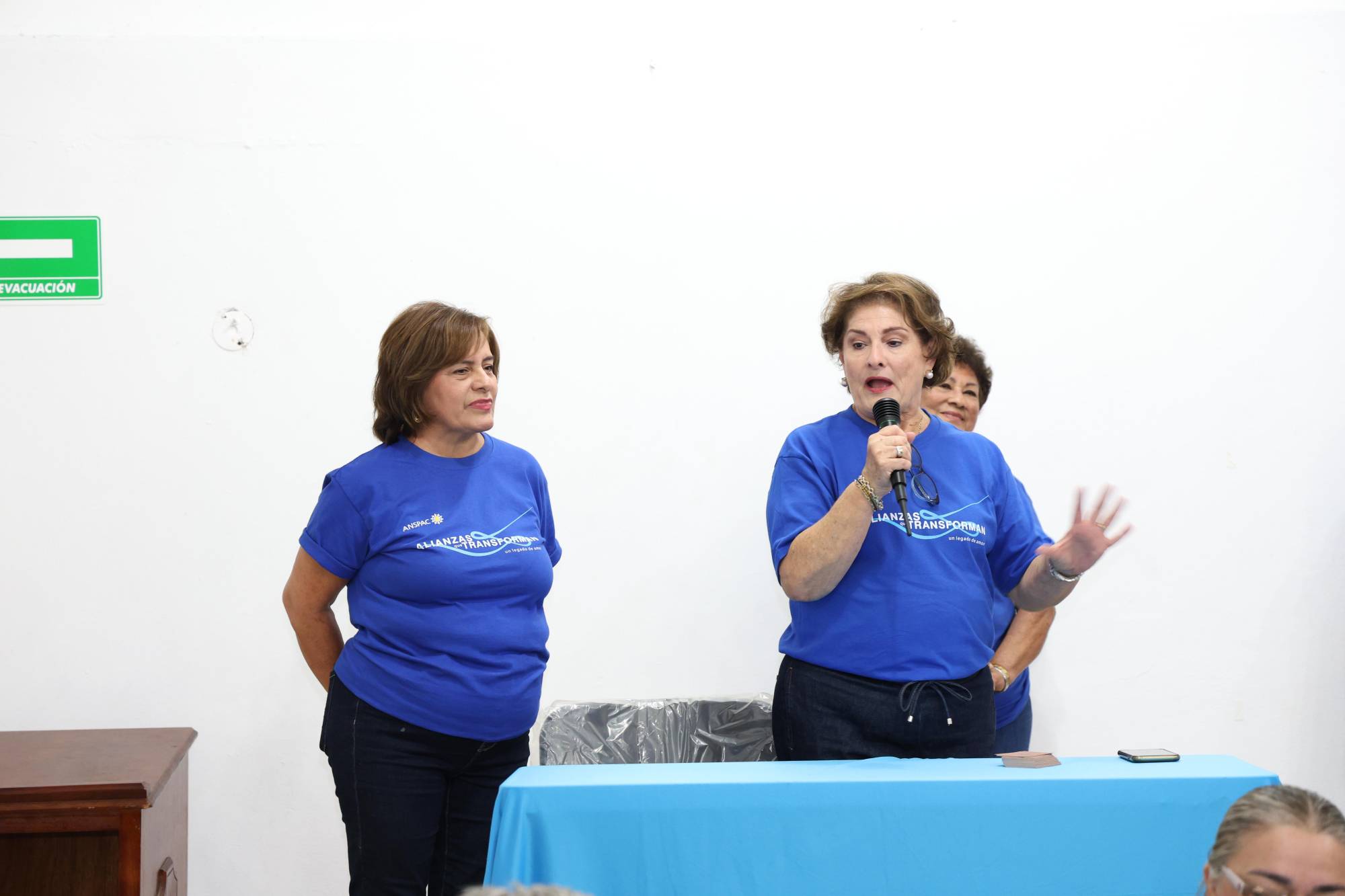 $!Ana María Urrea de Valadés, presidenta de Anspac Mazatlán, agradeció la participación de las asistentes.