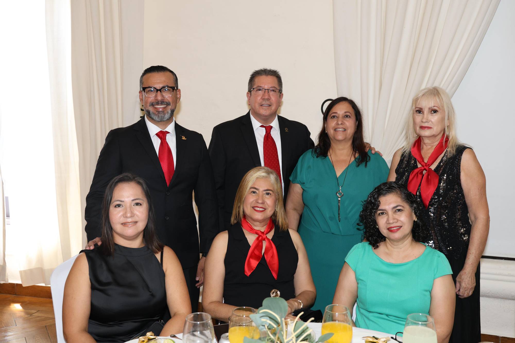 $!Cristo Santos, José Ramón Valdez, Gloria Ontiveros, Lucy López Urrea, Elizabeth Ramírez, Lupita Félix y Petry Alvarado.