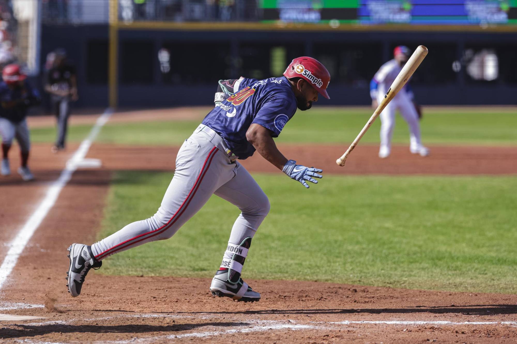 $!A fuerzas de batazos, Venezuela supera a Puerto Rico