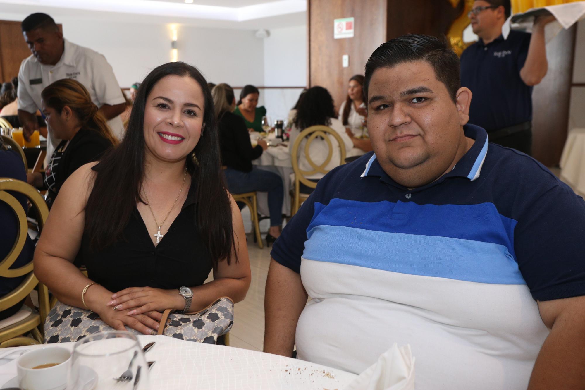 $!Dulce Martínez y Joel Páez.