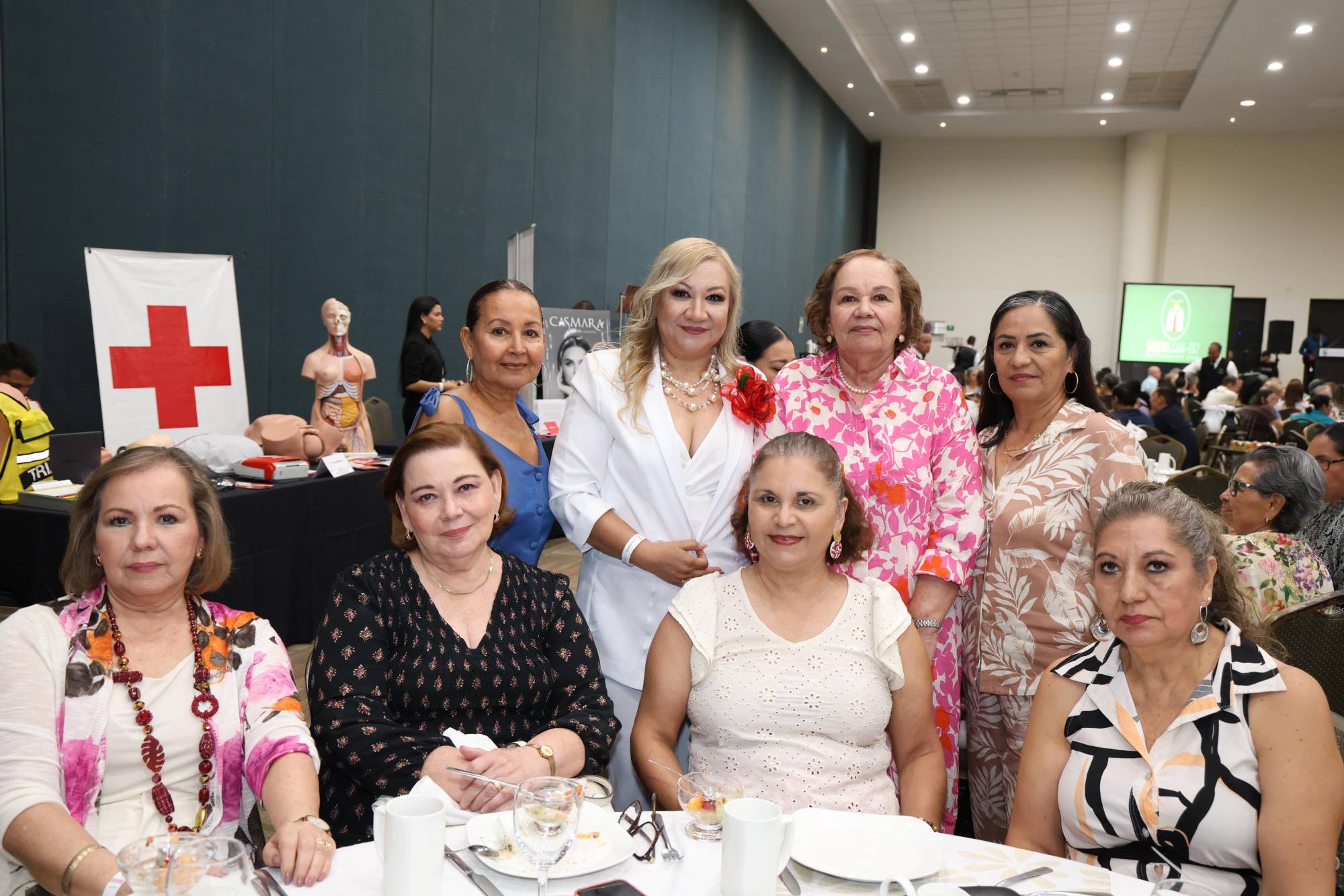 $!Angélica Vivanco, Claudia Águila, Julieta Osuna, Rocío Hernández, Doris Osuna, María Candelaria Osuna, Carmen Sarabía y Esthela Cruz.