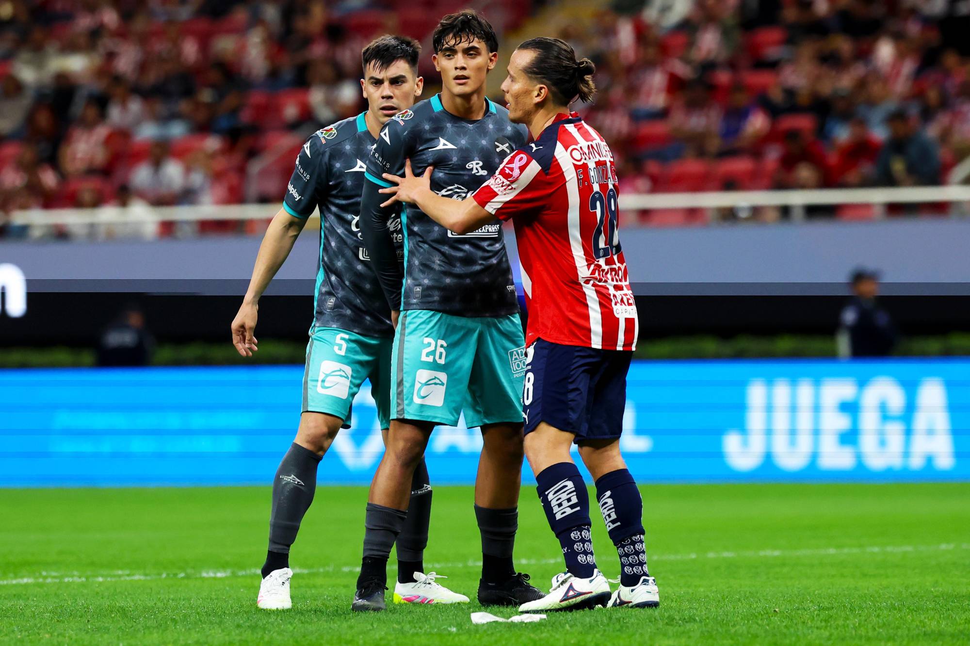 $!Mazatlán tropieza ante Chivas y se hunde al lugar 15 del Apertura 2025