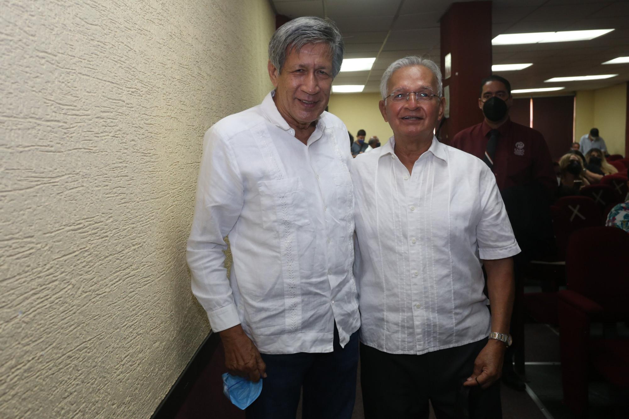 $!Los ex directivos de la UAdeO, Ricardo Ramírez y Guillermo Osuna Hi, fueron invitados especiales al evento.