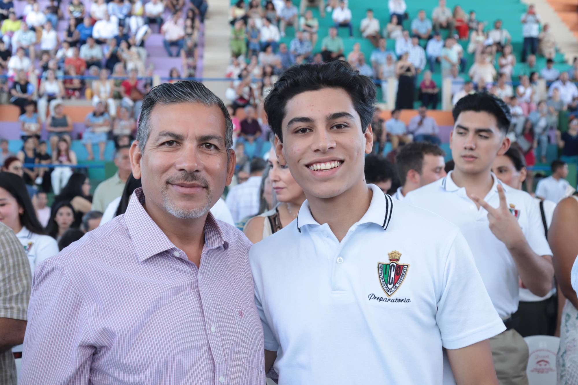 $!Alejandro Arellano junto a su hijo, Alejandro..