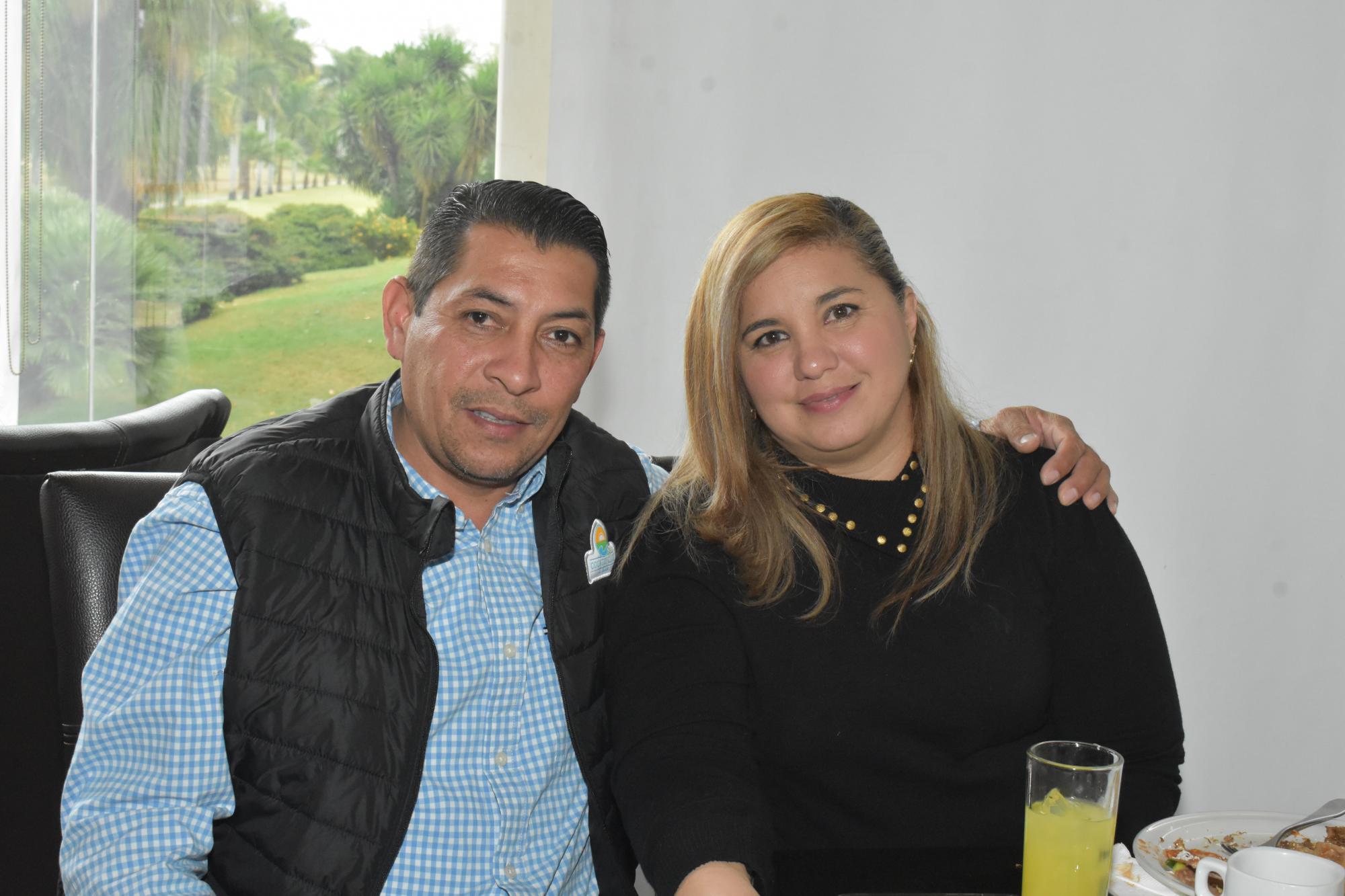 $!Gustavo Espinoza y Patricia Ramos.