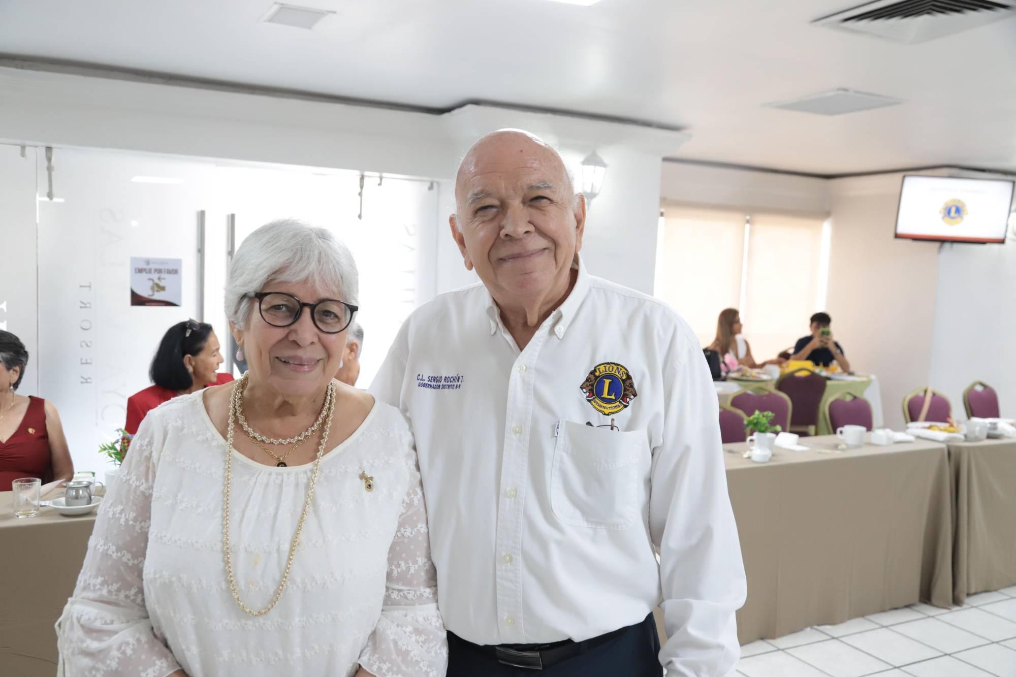 $!María del Carmen García y Sergio Rochín.