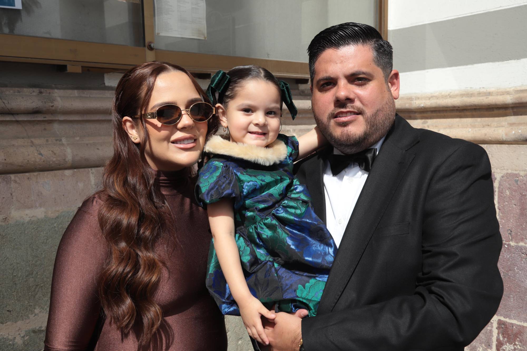 $!Fernanda Lizárraga y Adrián García, con su hija Valentina.