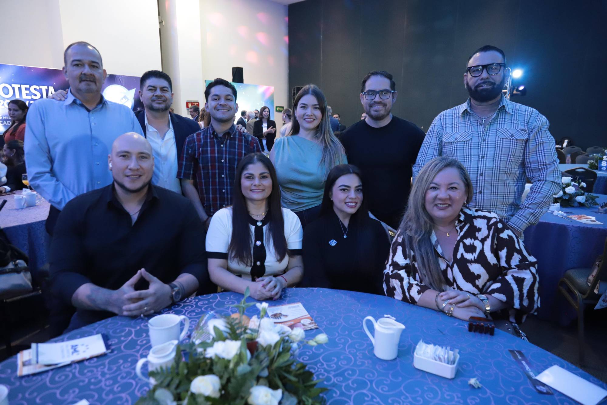 $!Socios e invitados especiales acompañaron la toma de protesta en un ambiente de camaradería.
