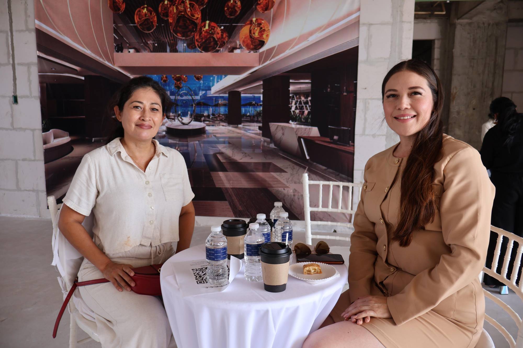 $!Mery García y Azucena Sillas.