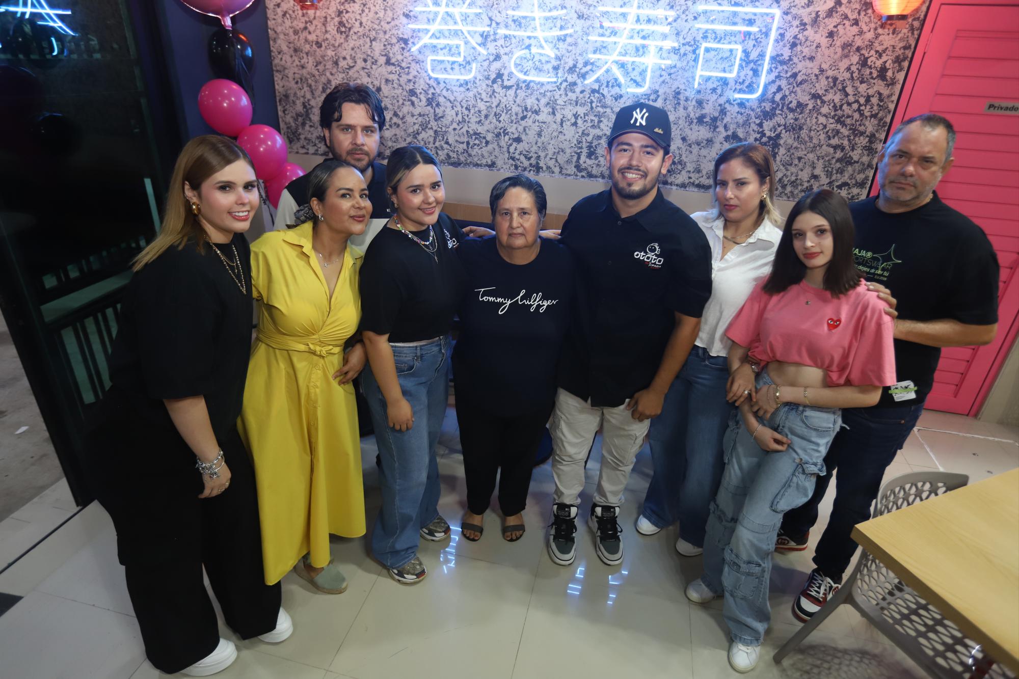 $!La familia Díaz durante la inauguración.