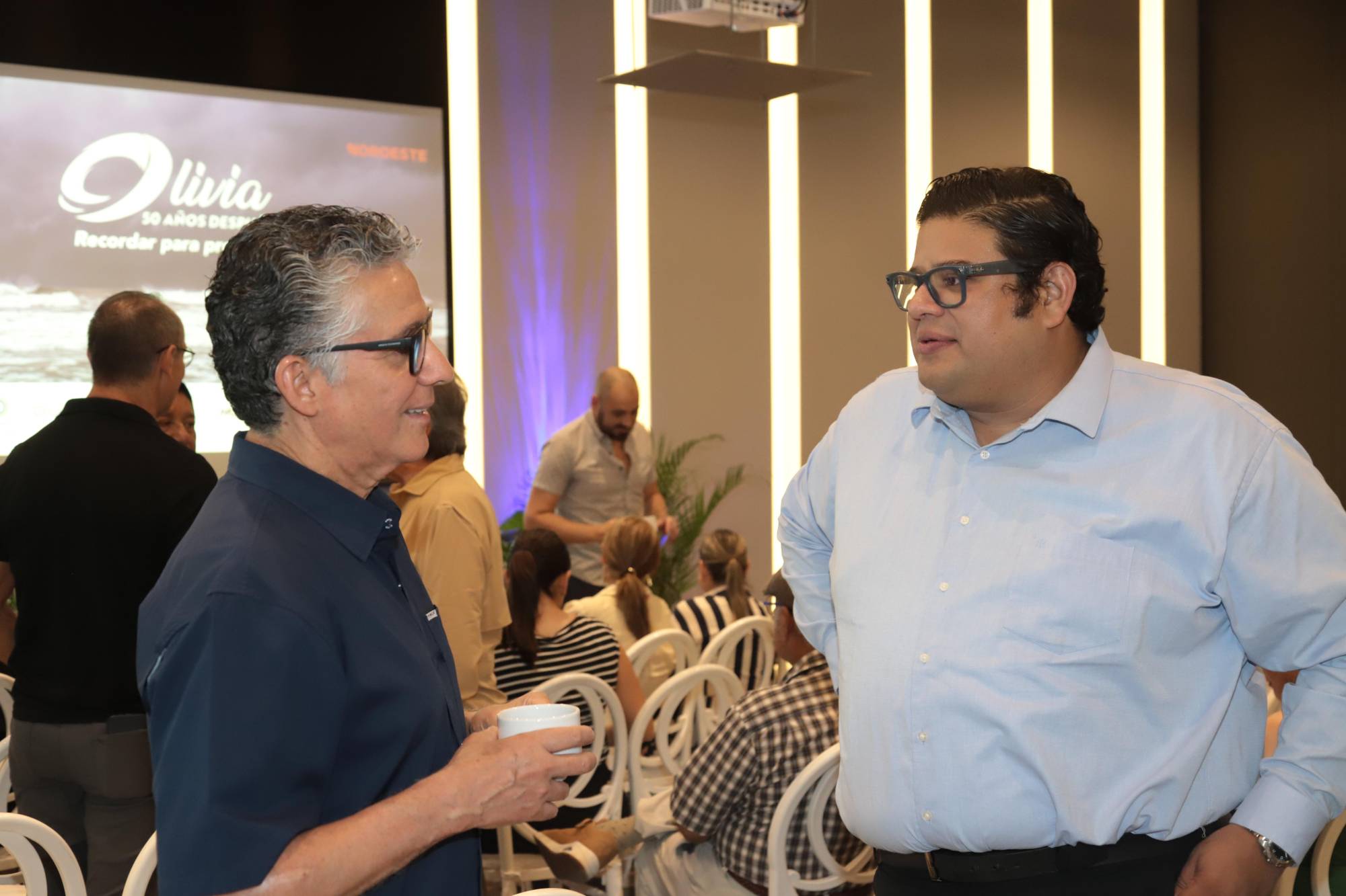 $!Guillermo Zerecero y Tobías Solano en plena charla.