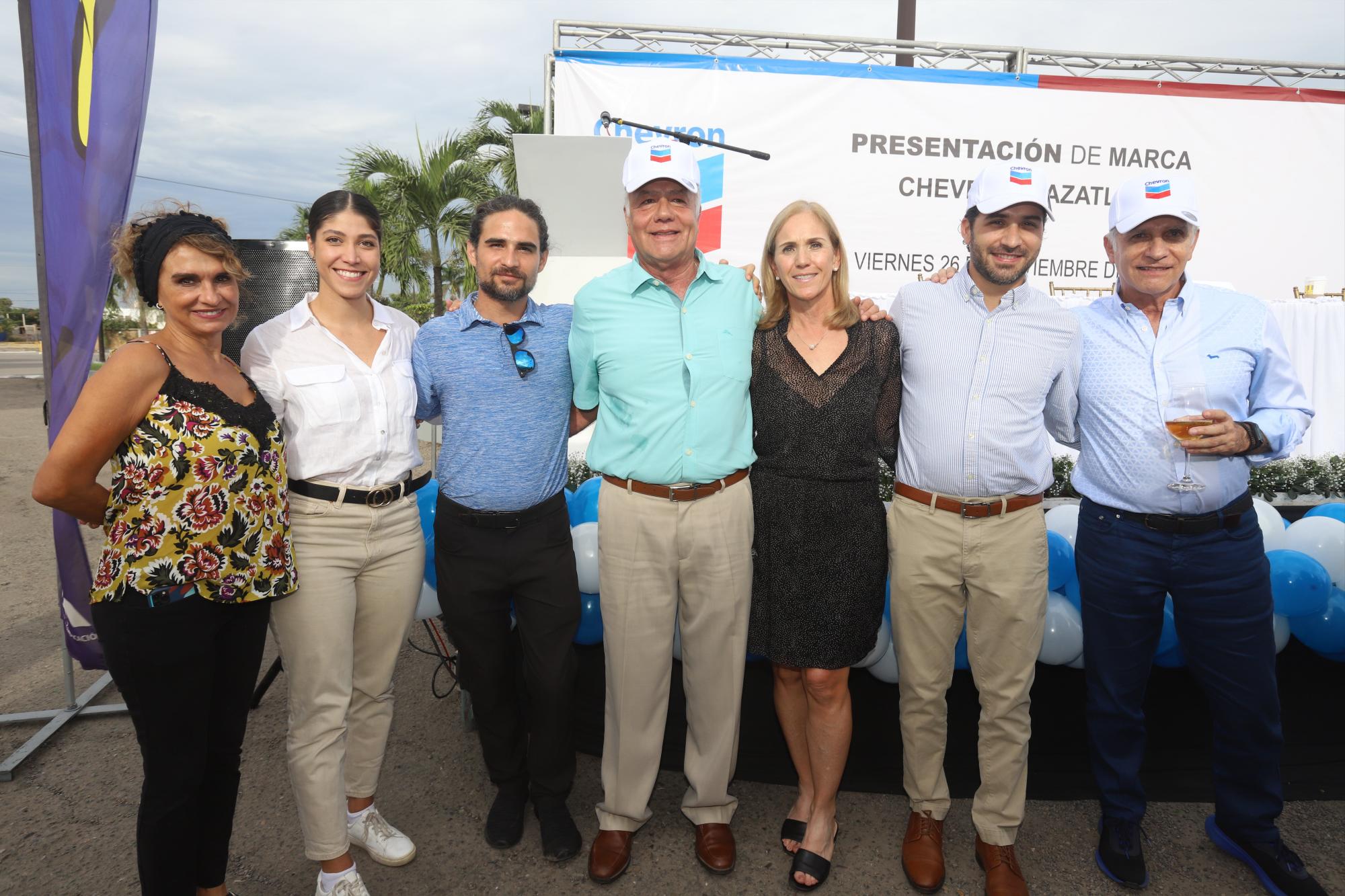 $!Lourdes Fuentevilla, Mariana Ruiz de Millán, Fernando Millán Fuentevilla, Jorge Millán Osuna, Maru De Cima de Millán, Juan Manuel Millán Fuentevilla y Juan Manuel Millán Osuna.