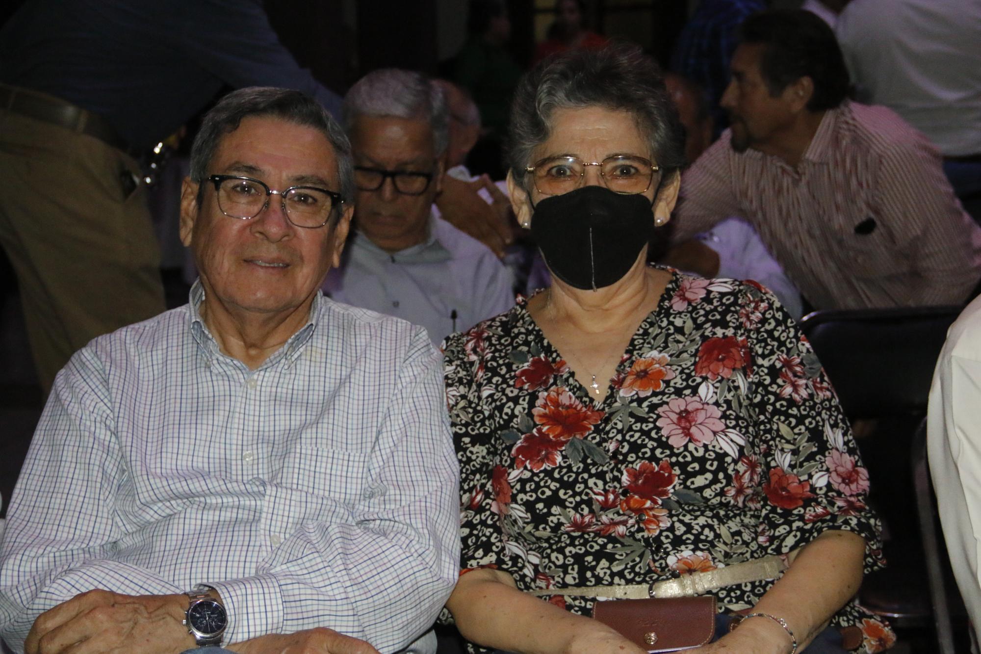 $!José de Jesús Wong Pérez y Ana Luz Escárrega Cota.