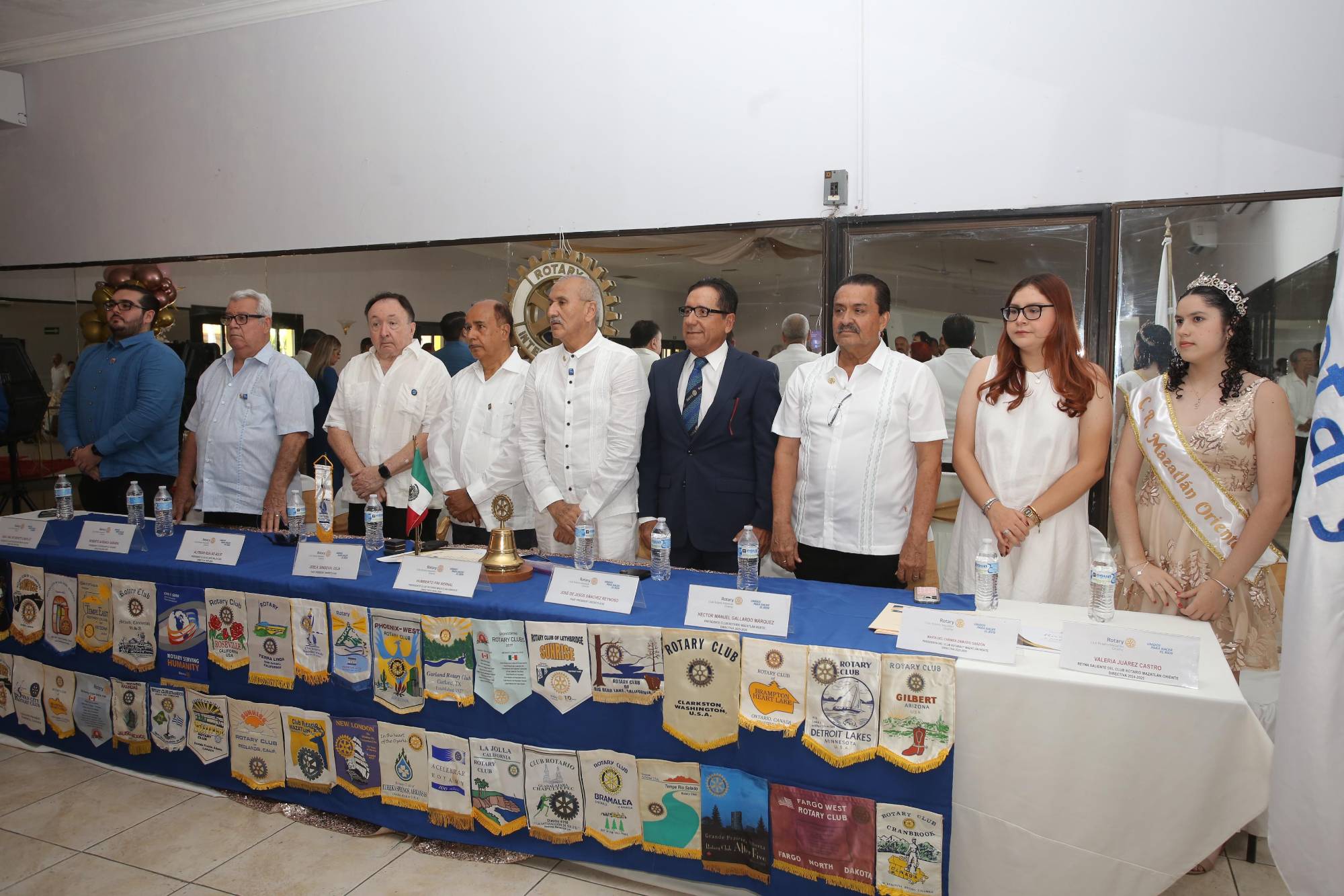 $!En la ceremonia estuvieron presentes socios rotarios, autoridades locales y representantes de clubes hermanos.