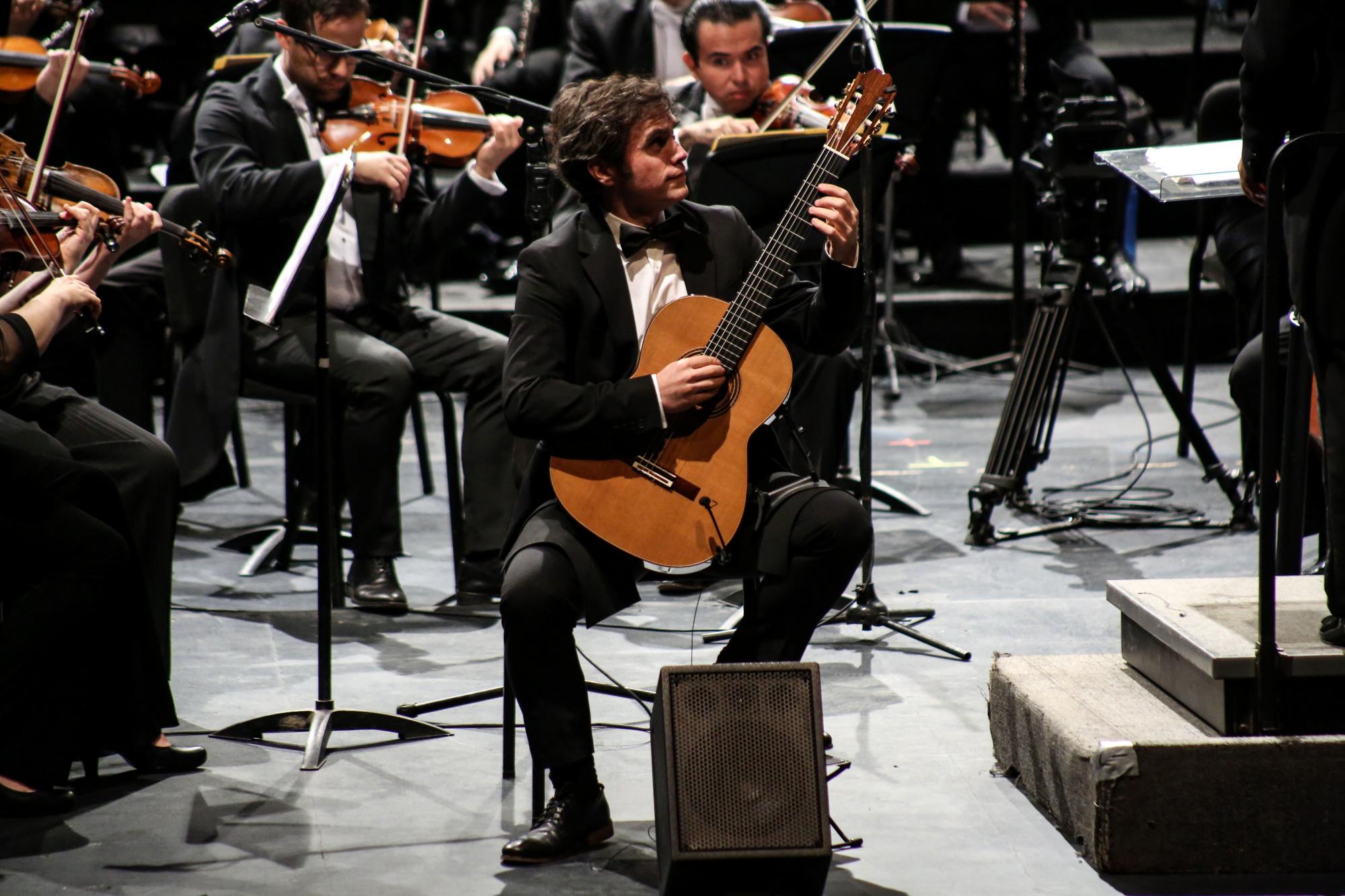 $!Aplauden a Omán Kaminsky y a la OSSLA y su Concierto de Aranjuez